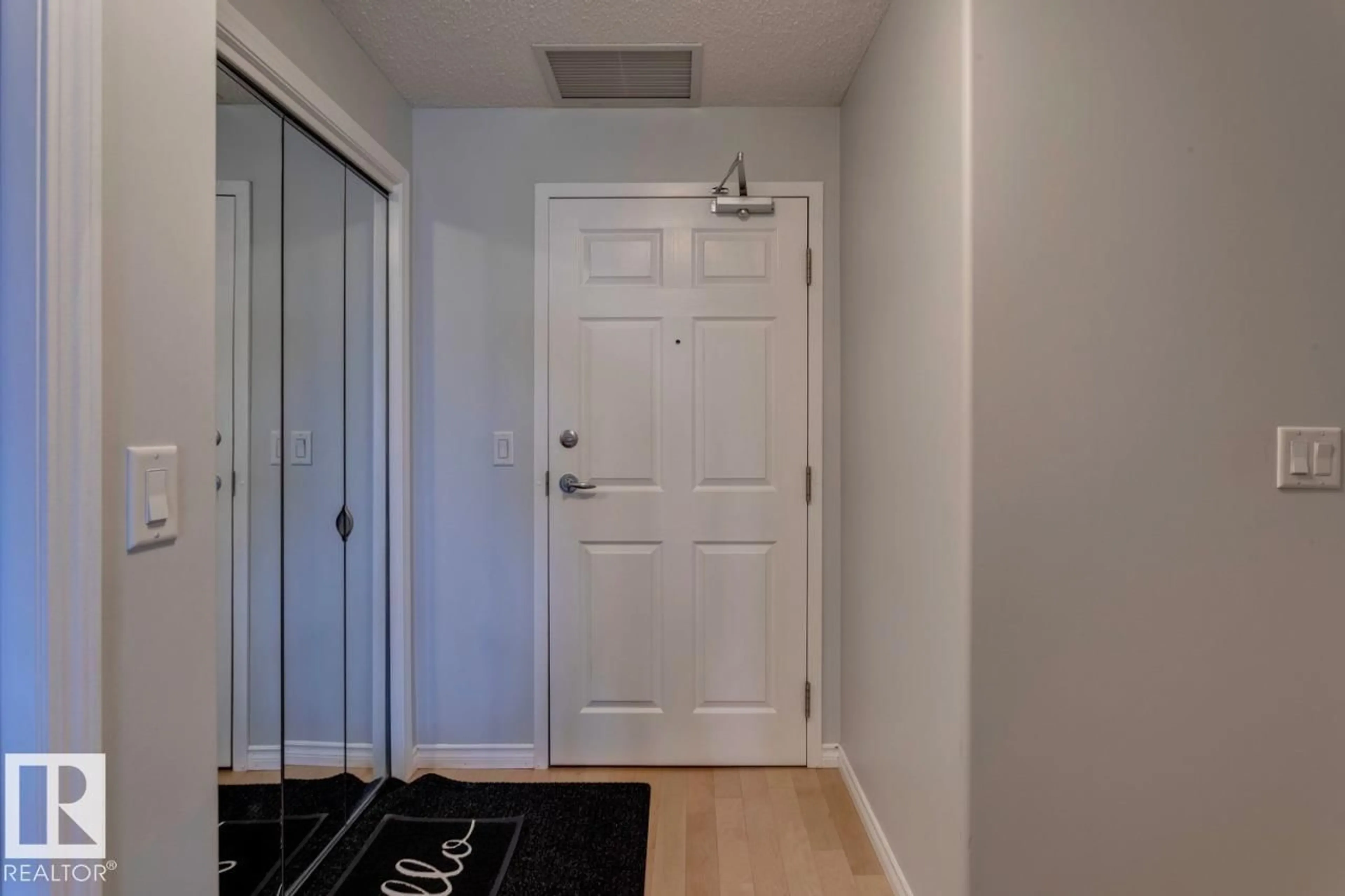 Indoor entryway for 904 - 10303 111 ST, Edmonton Alberta T5K0C6