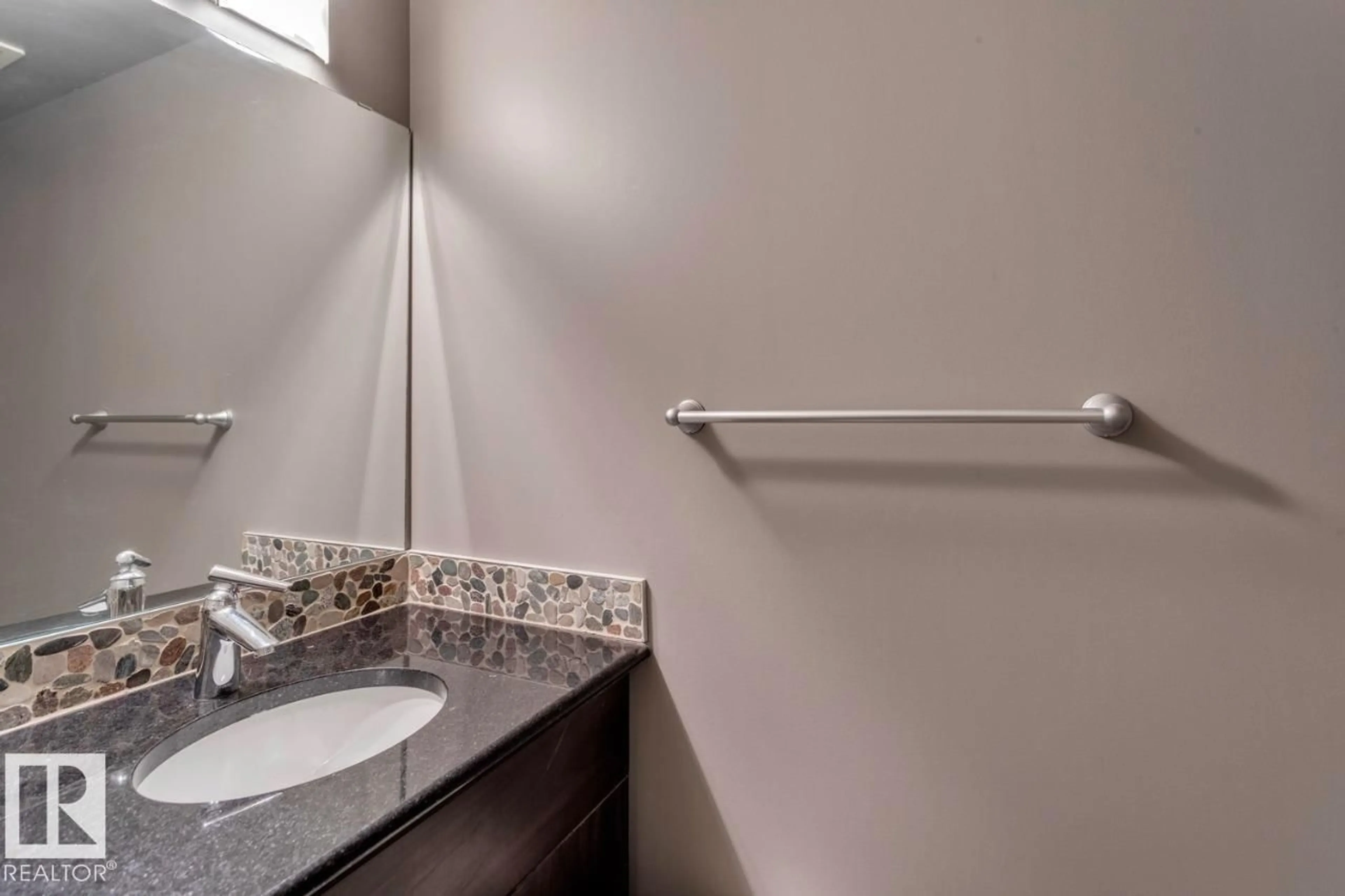 Standard bathroom, ceramic/tile floor for 904 - 10303 111 ST, Edmonton Alberta T5K0C6
