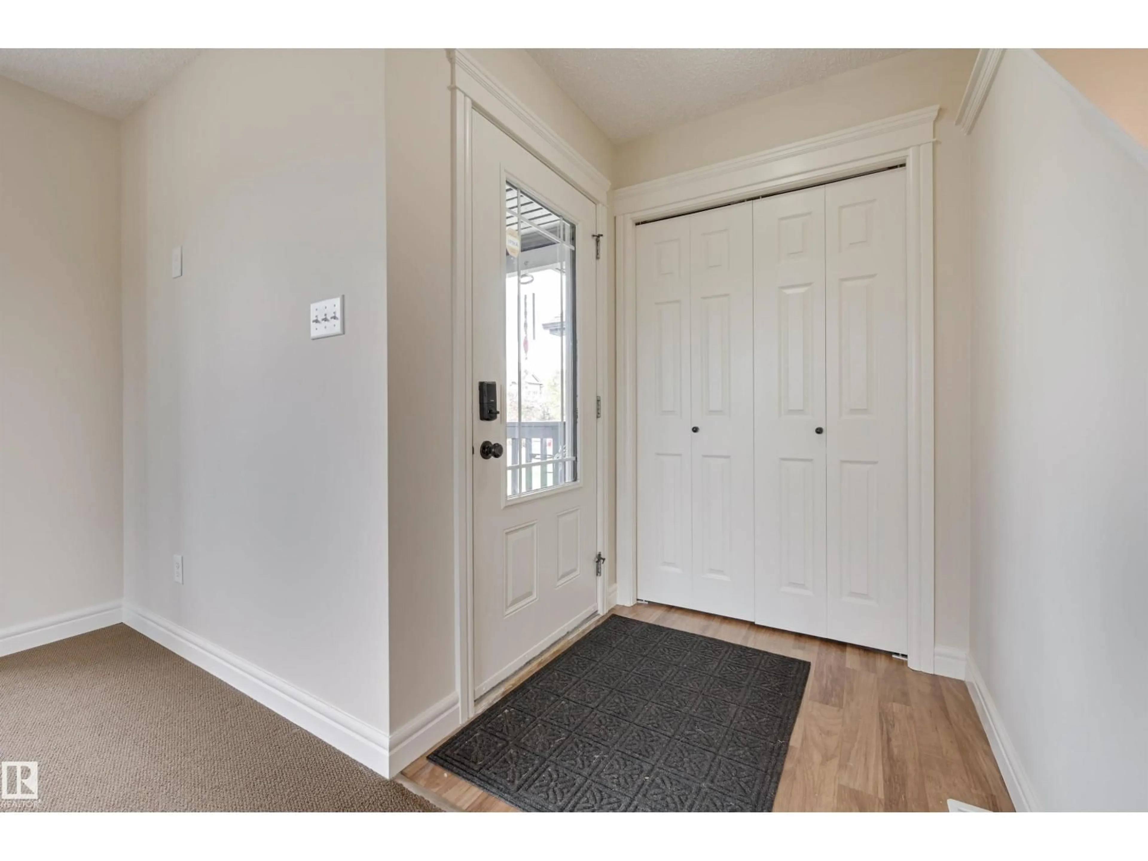 Indoor entryway for SW - 1807 52 ST, Edmonton Alberta T6X1Y1