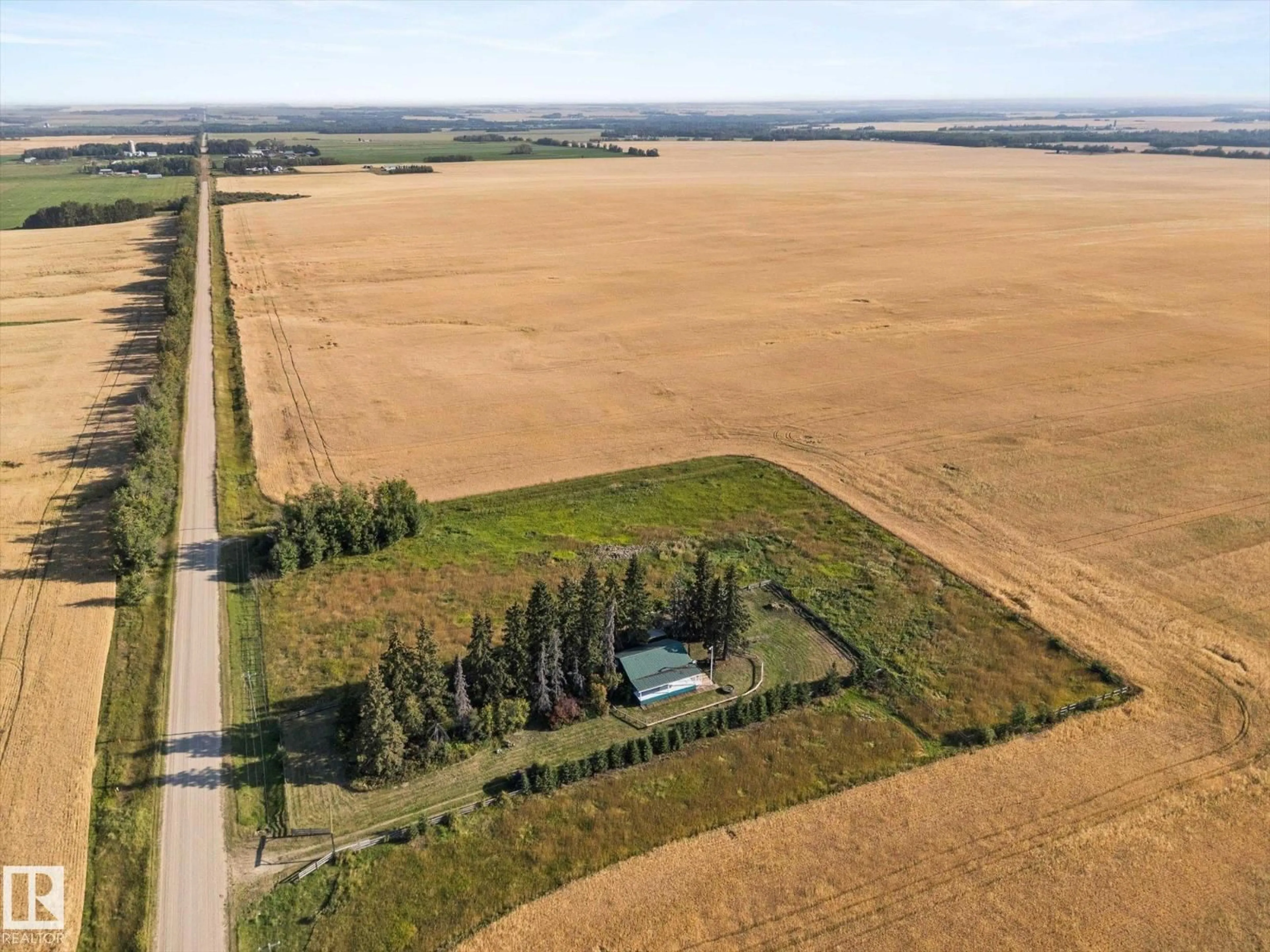 A pic from outside/outdoor area/front of a property/back of a property/a pic from drone, unknown for 48437 RGE ROAD 34, Rural Leduc County Alberta T0C2T0
