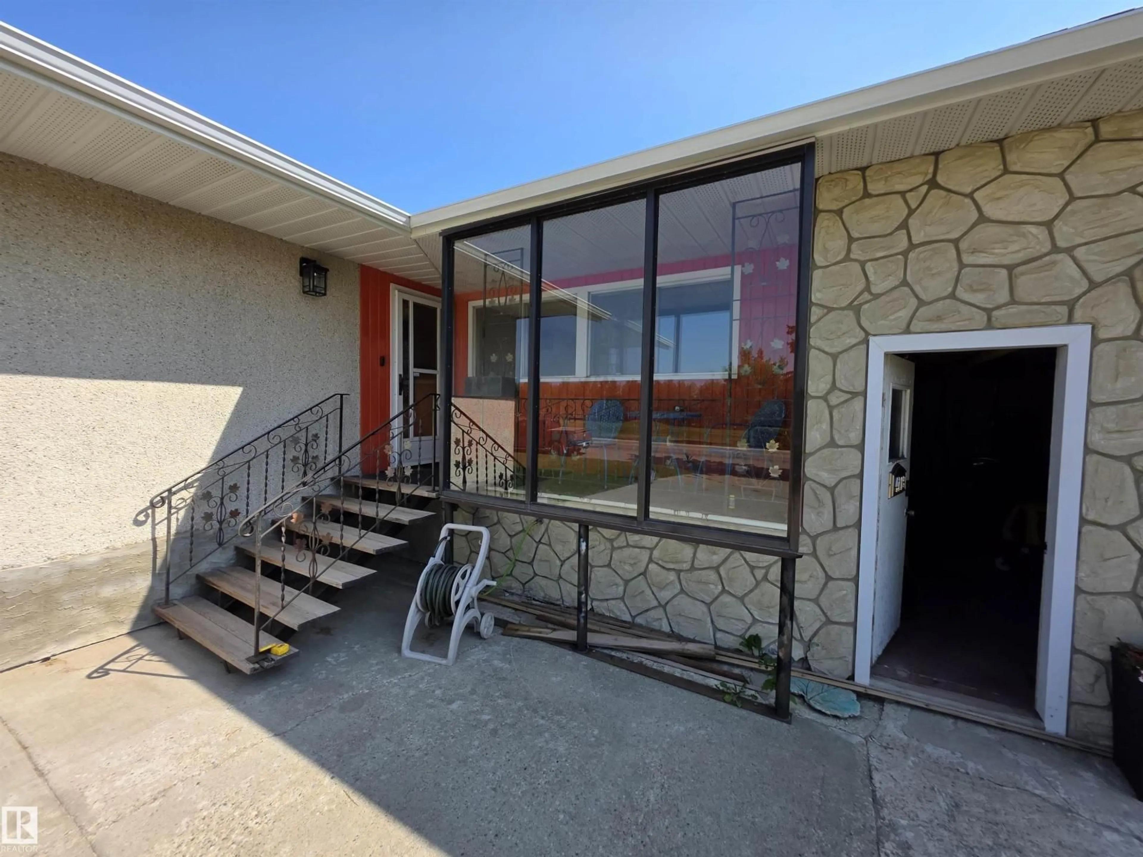 Unknown for 4719 50 ST, Drayton Valley Alberta T7A1J1