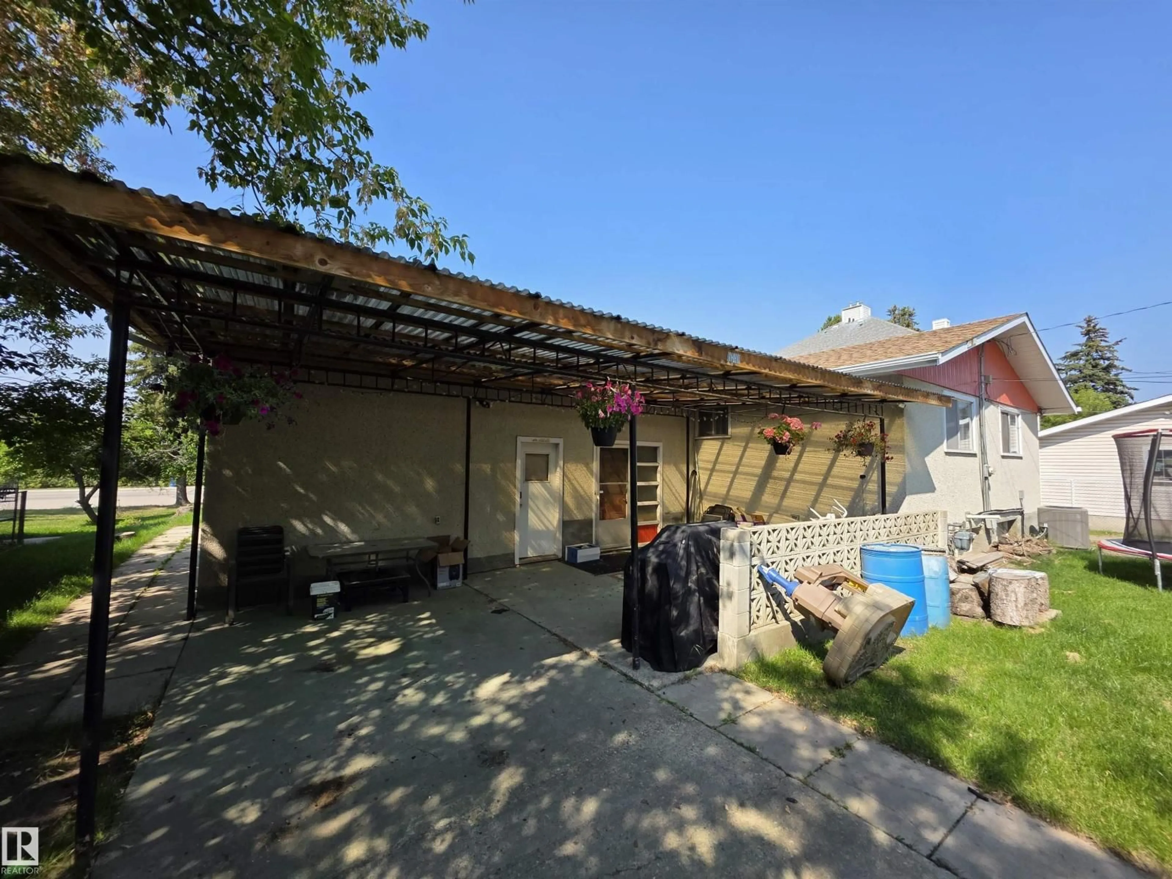 Patio, unknown for 4719 50 ST, Drayton Valley Alberta T7A1J1