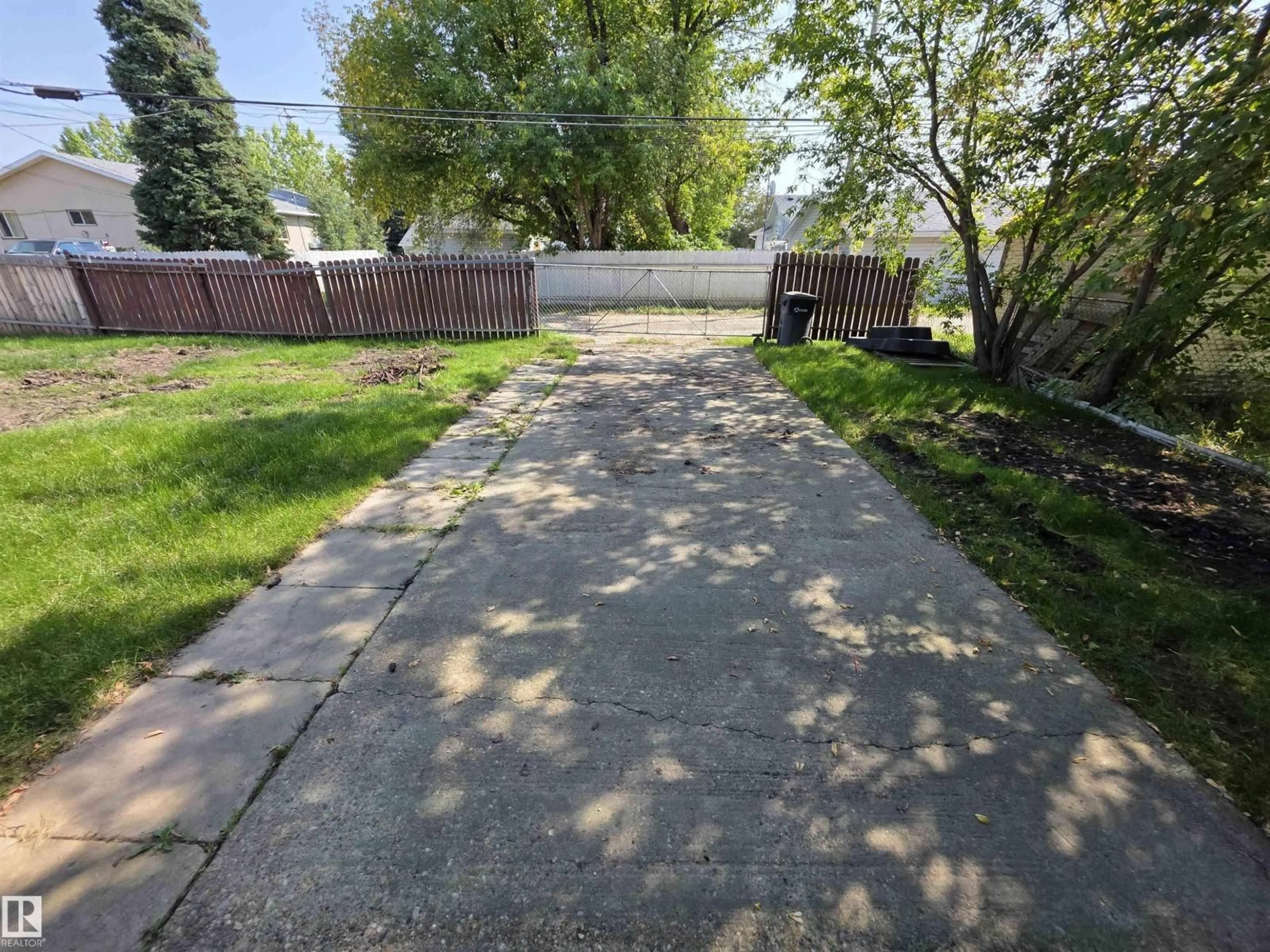 Unknown for 4719 50 ST, Drayton Valley Alberta T7A1J1