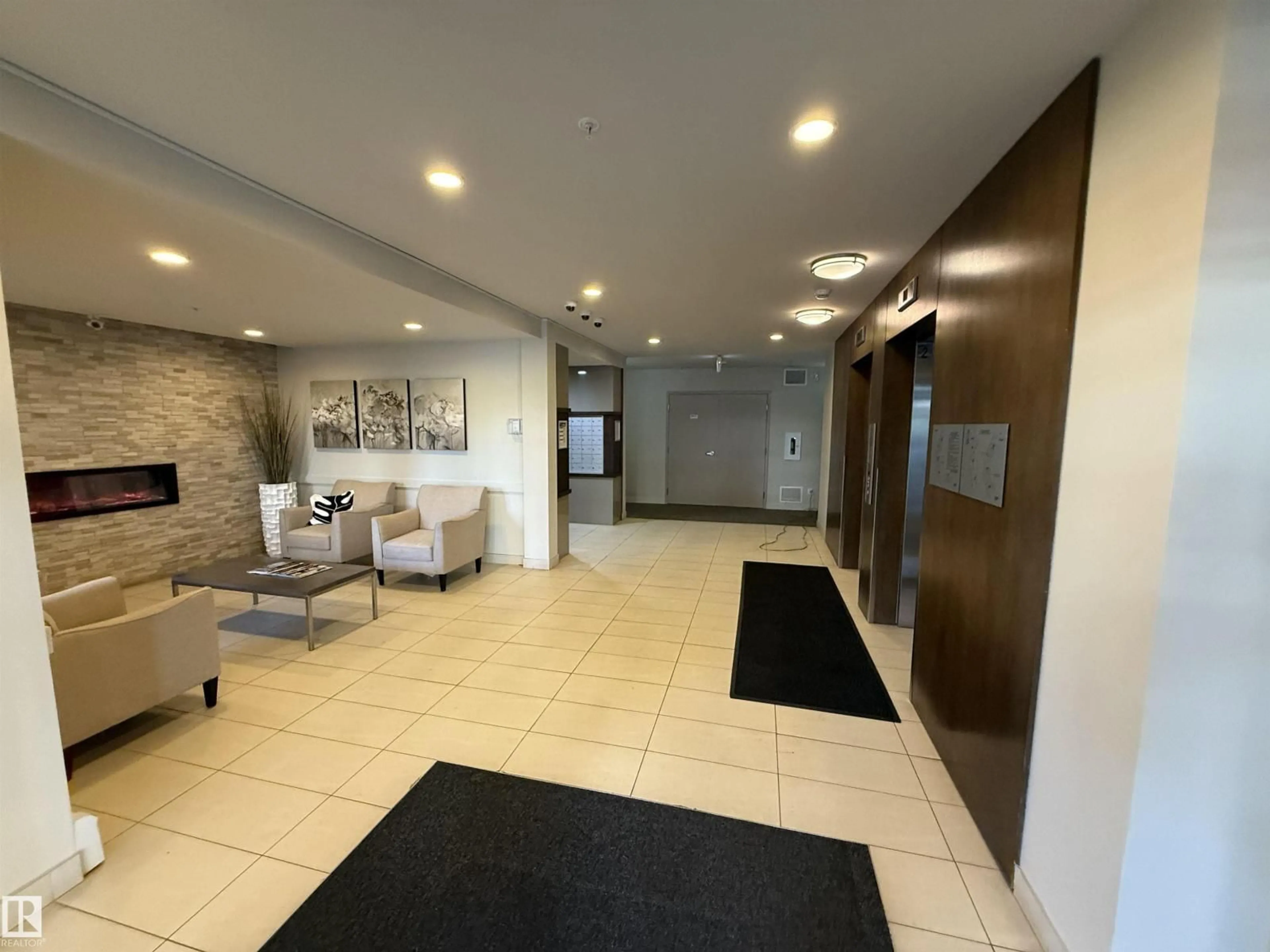 Lobby for 212 ST LOUIS ST, St. Albert Alberta T8N7T2