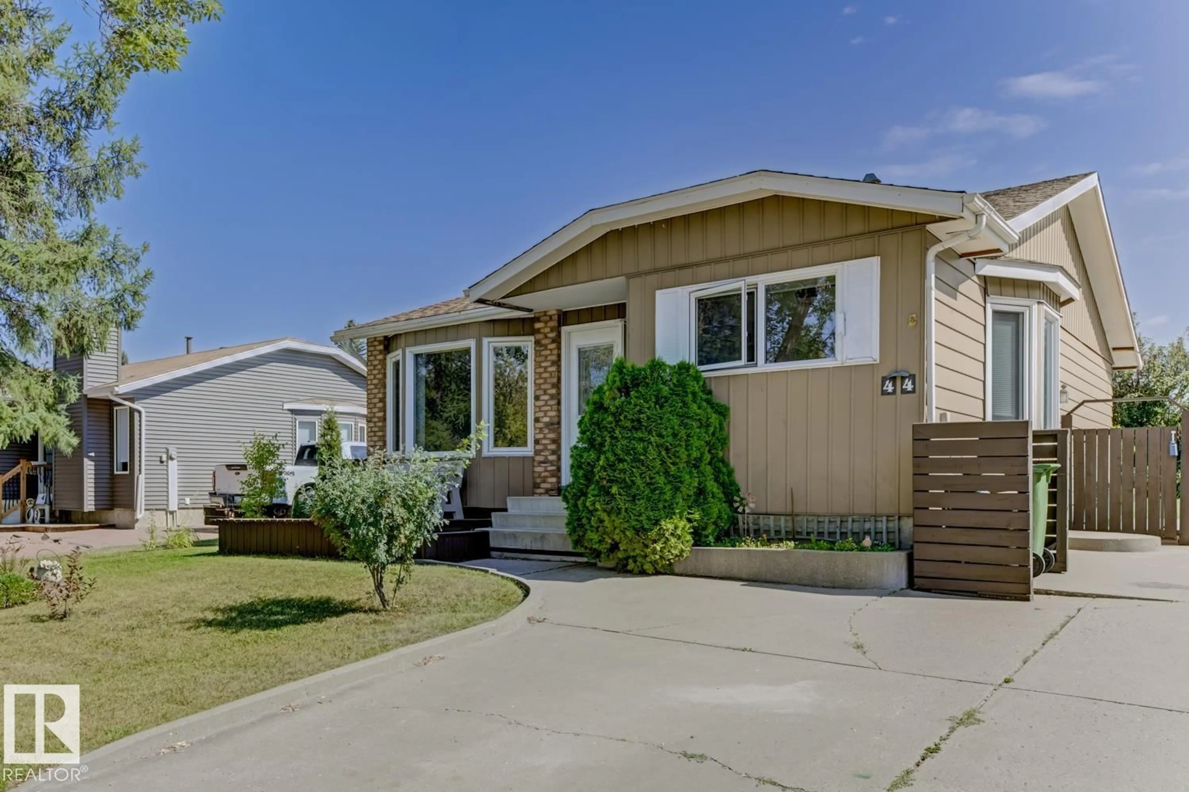 Home with vinyl exterior material, street for 44 ATTWOOD DR, St. Albert Alberta T8N3A6