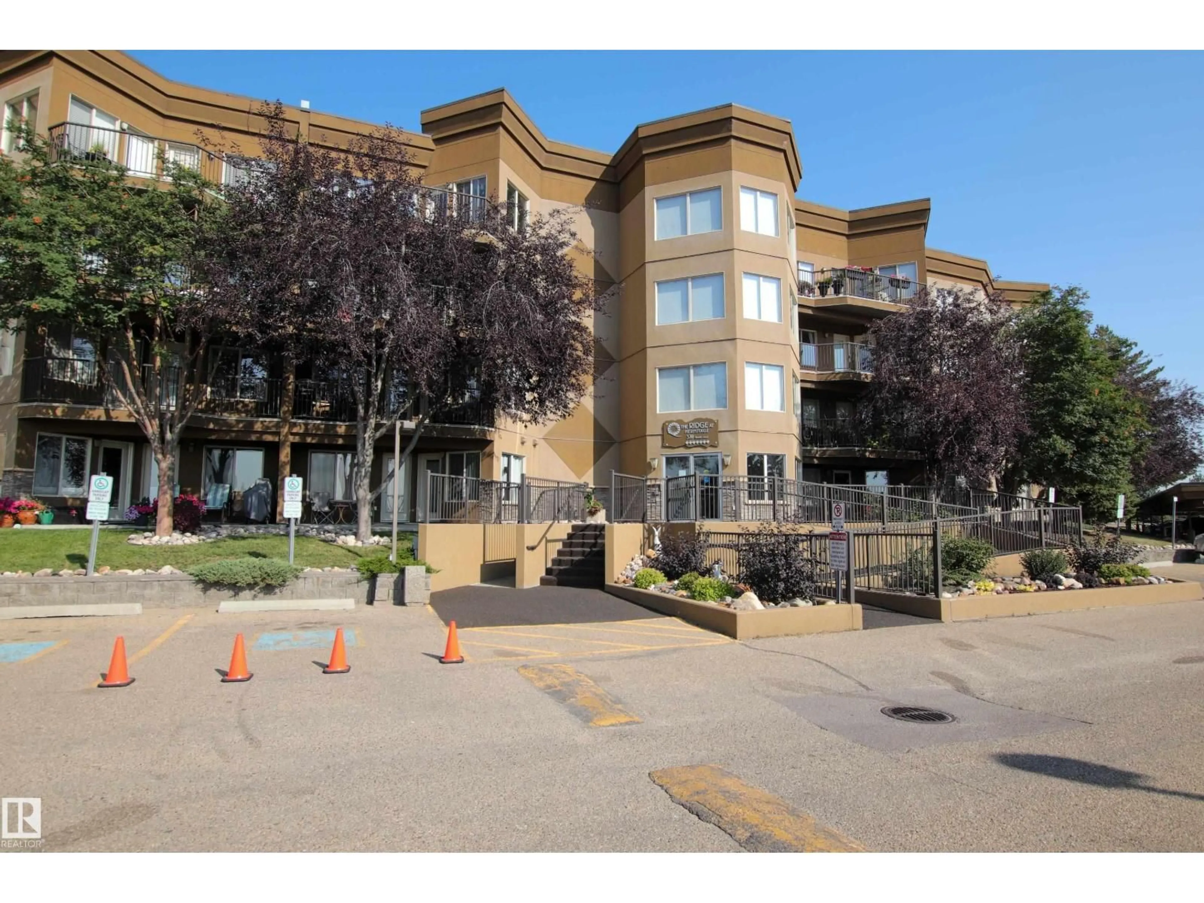 Unknown for 232 HOOKE RD, Edmonton Alberta T5A5J5