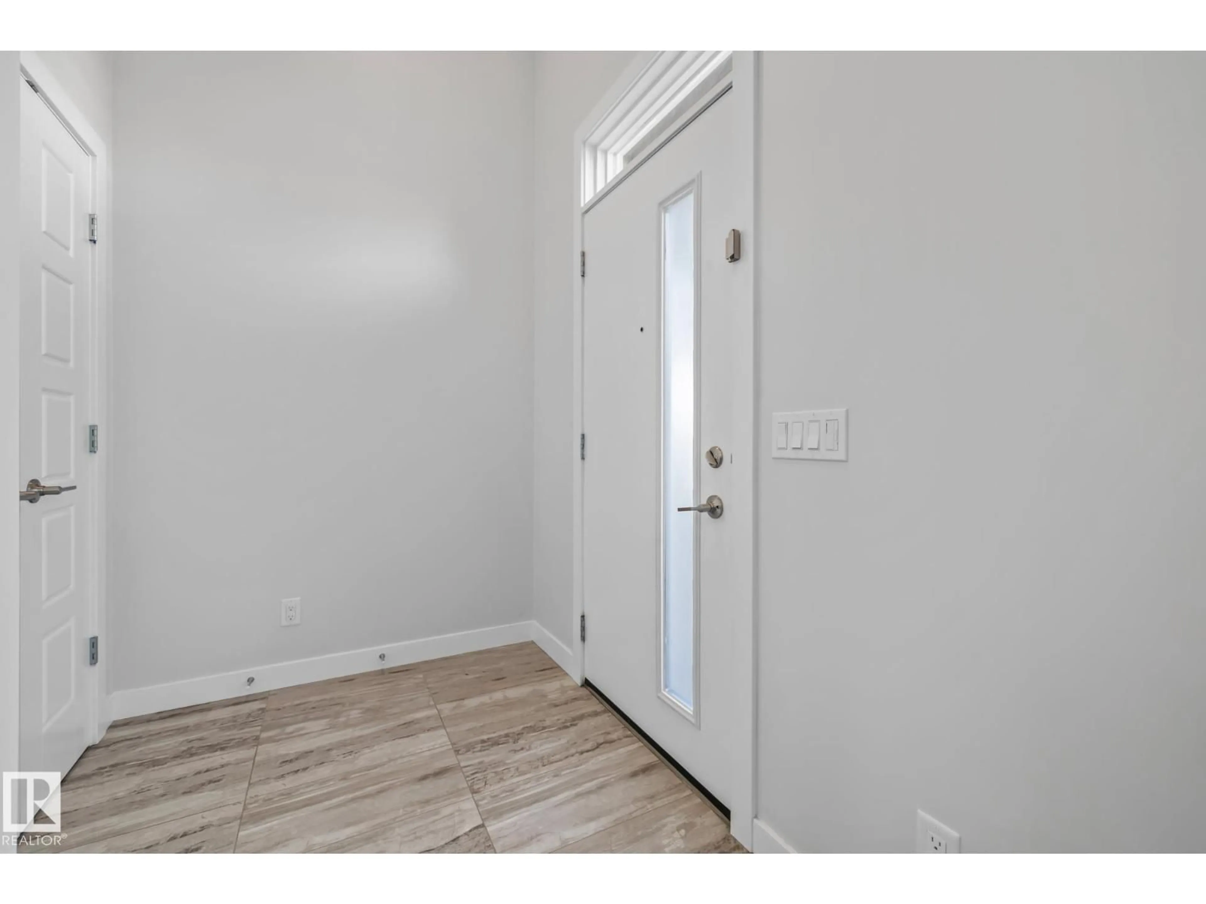 Indoor entryway for NW - 9655 225 ST, Edmonton Alberta T5T7K5