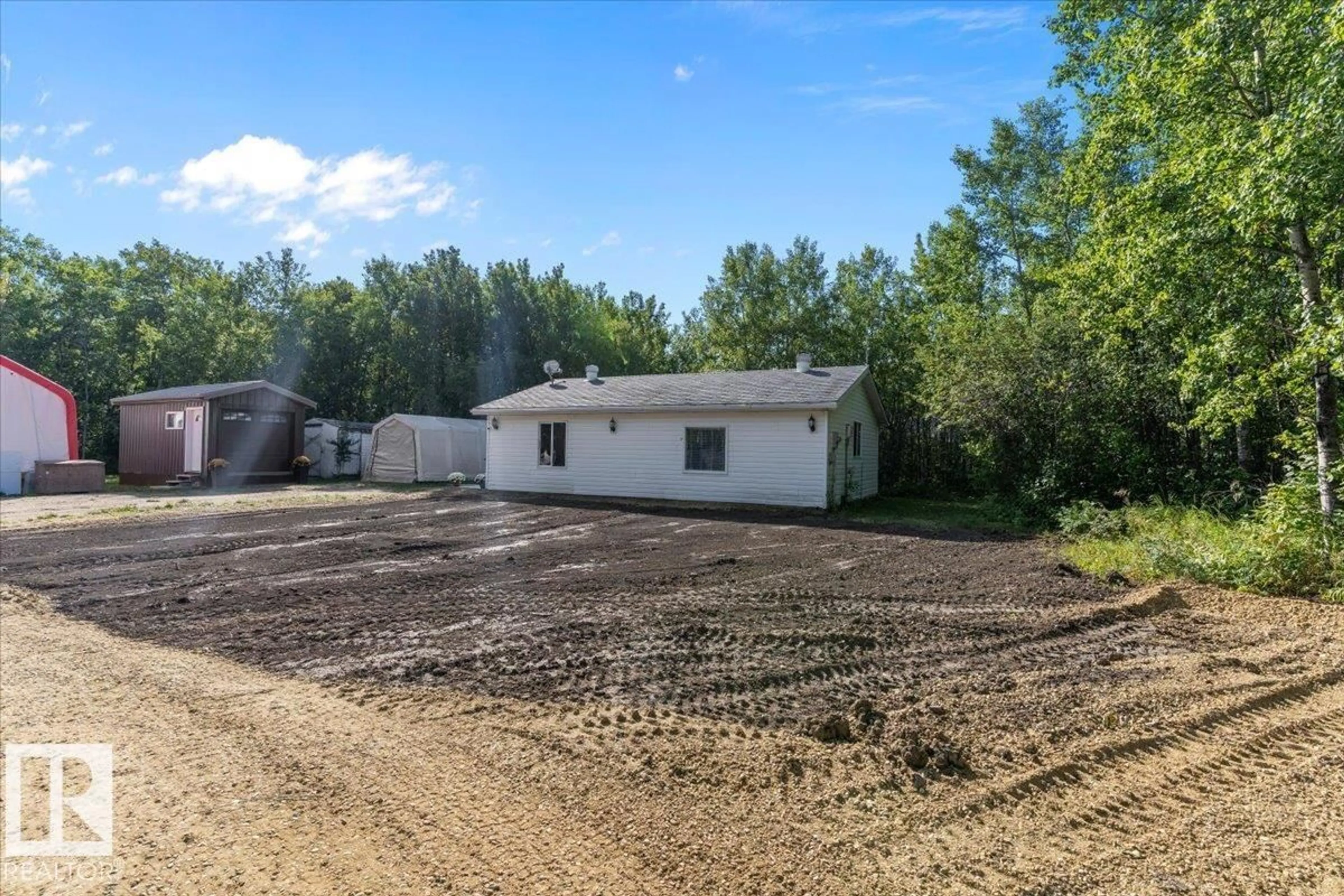 A pic from outside/outdoor area/front of a property/back of a property/a pic from drone, unknown for 20120 - 36 TWP RD 515, Rural Beaver County Alberta T0B4J1