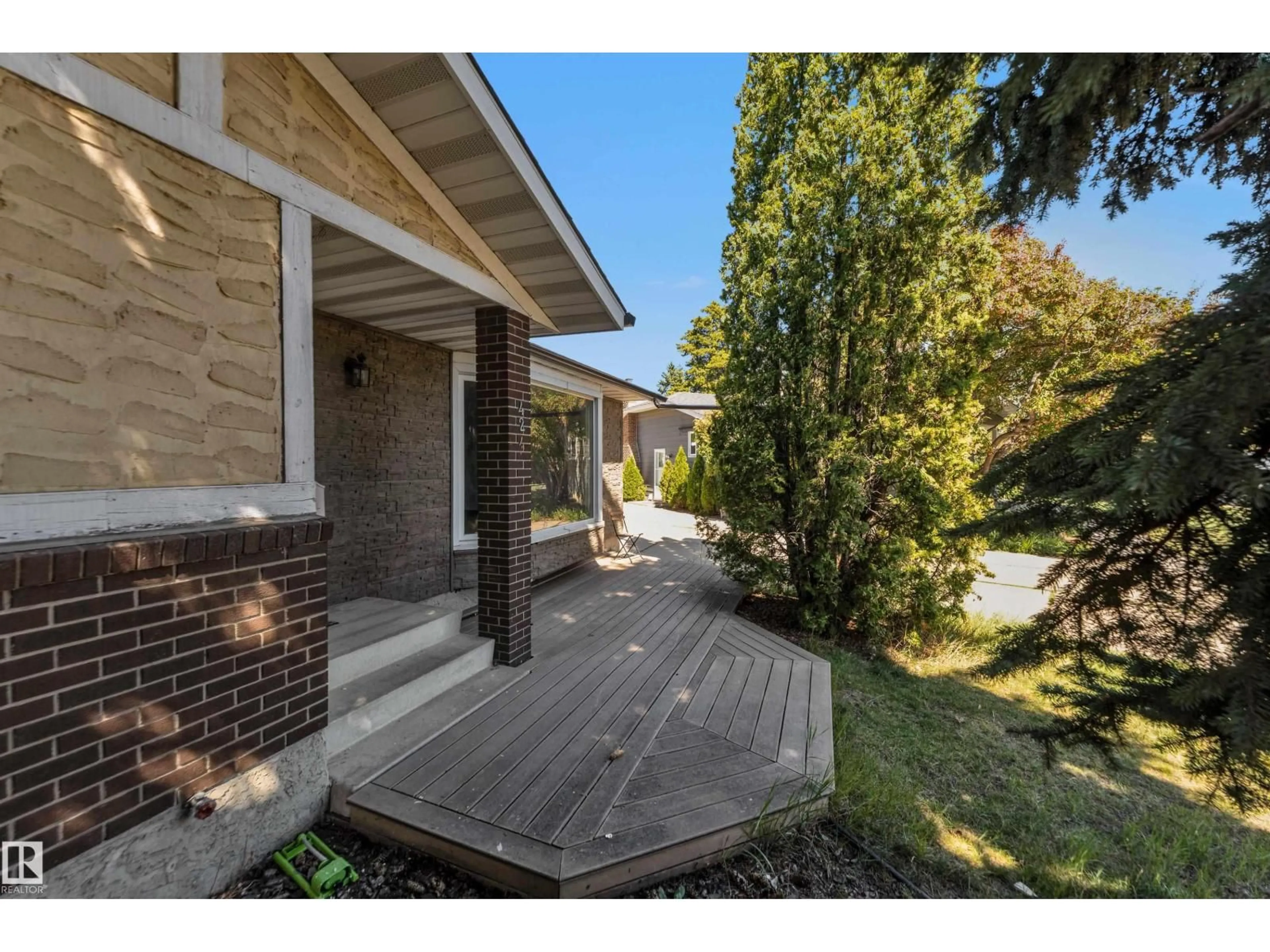 Unknown for 4240 86 ST, Edmonton Alberta T6K1C4