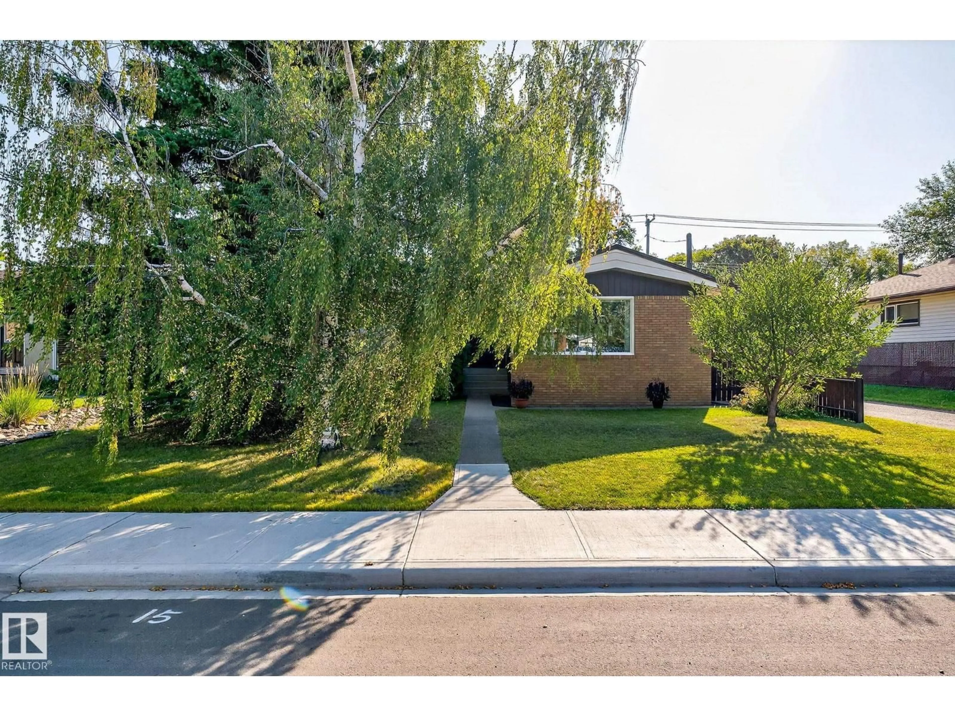 A pic from outside/outdoor area/front of a property/back of a property/a pic from drone, street for 9319 74 ST, Edmonton Alberta T6B2B5