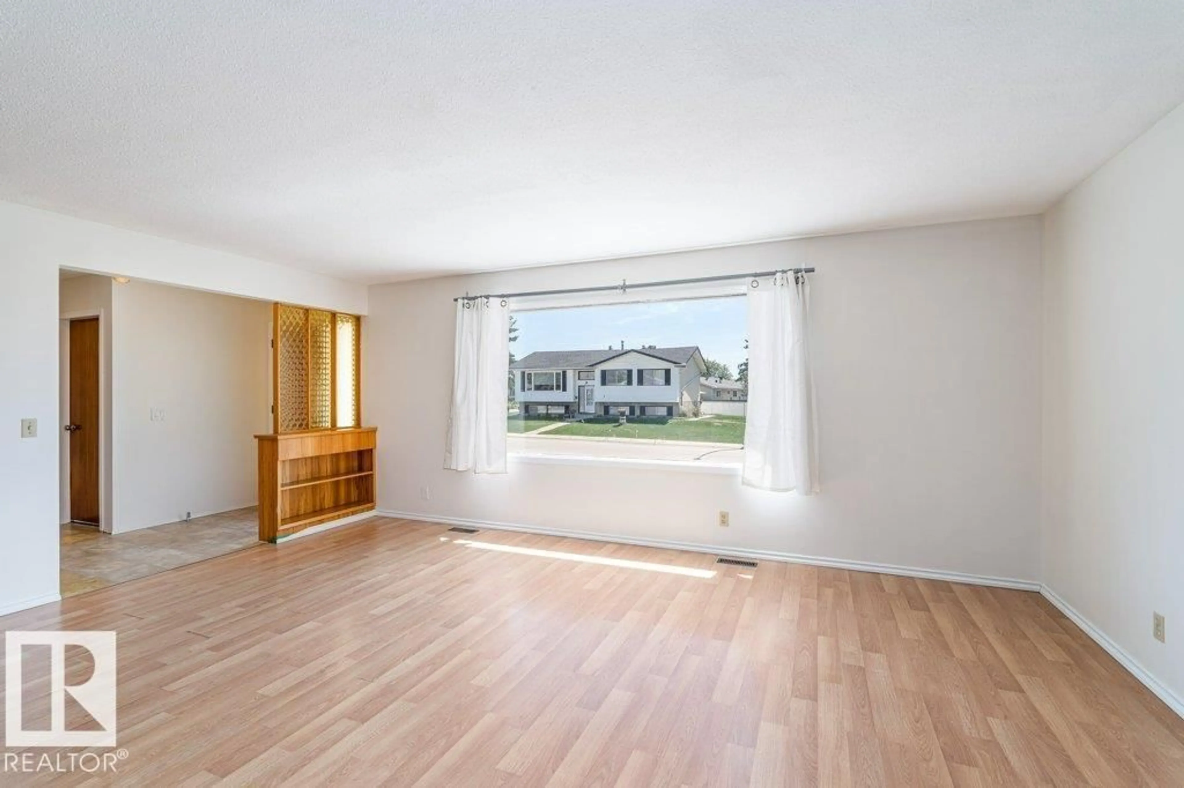 A pic of a room for NW - 9508 147 AV, Edmonton Alberta T5E2K6