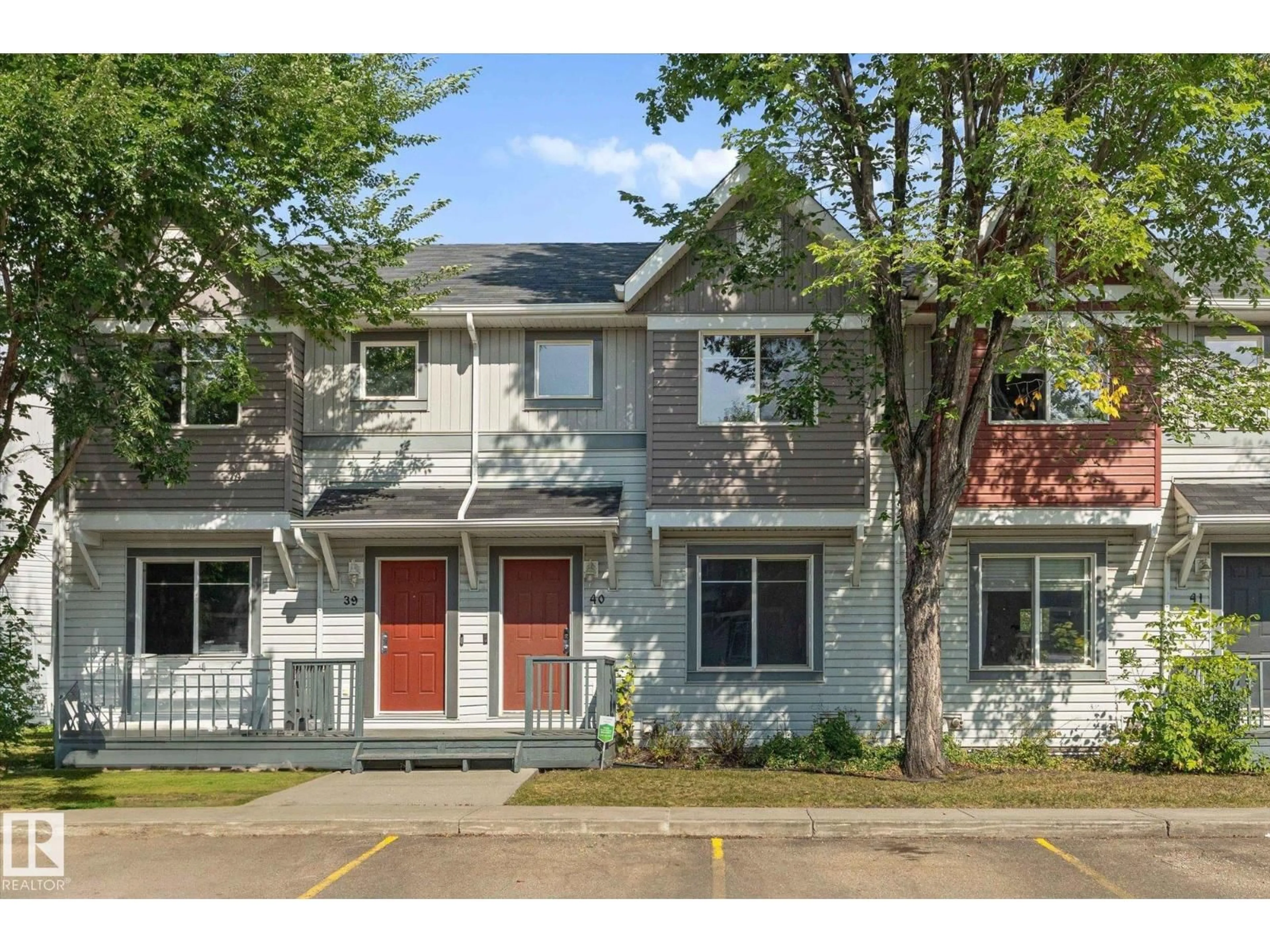 Home with vinyl exterior material, street for #40 - 1404 HERMITAGE RD, Edmonton Alberta T5A0P5