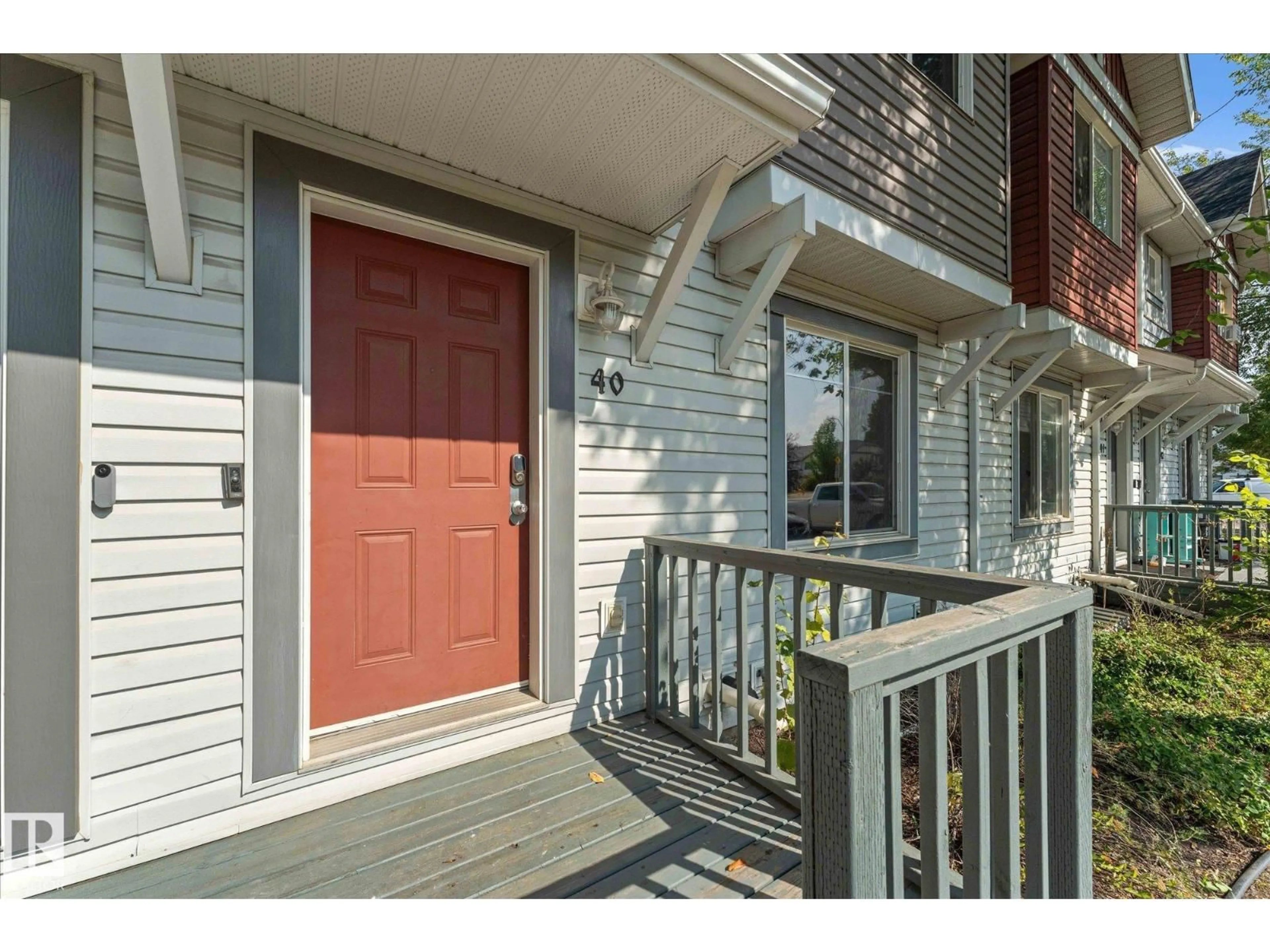 Indoor entryway for #40 - 1404 HERMITAGE RD, Edmonton Alberta T5A0P5
