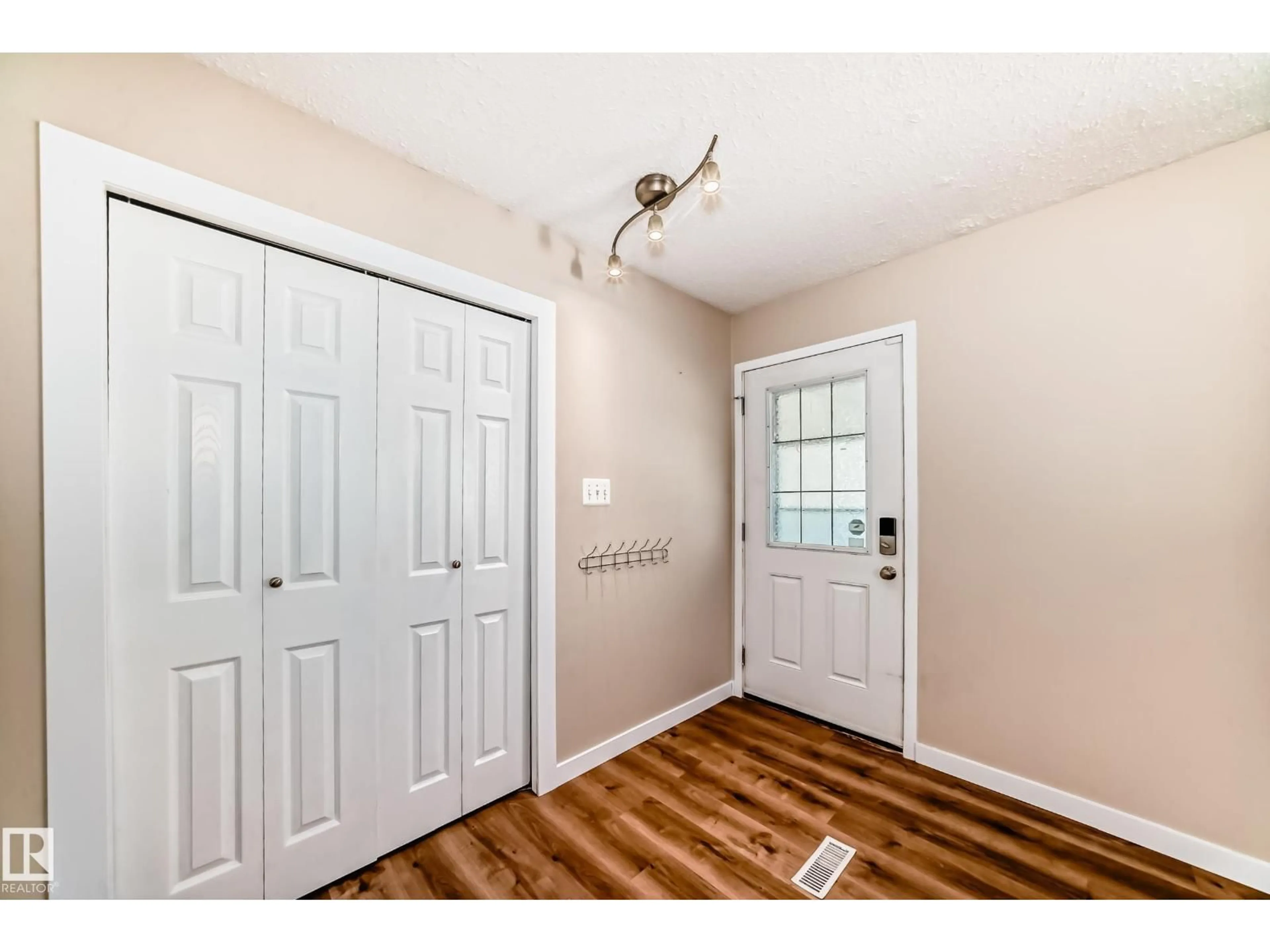 Indoor entryway for 3605 41 ST, Leduc Alberta T9E6E2