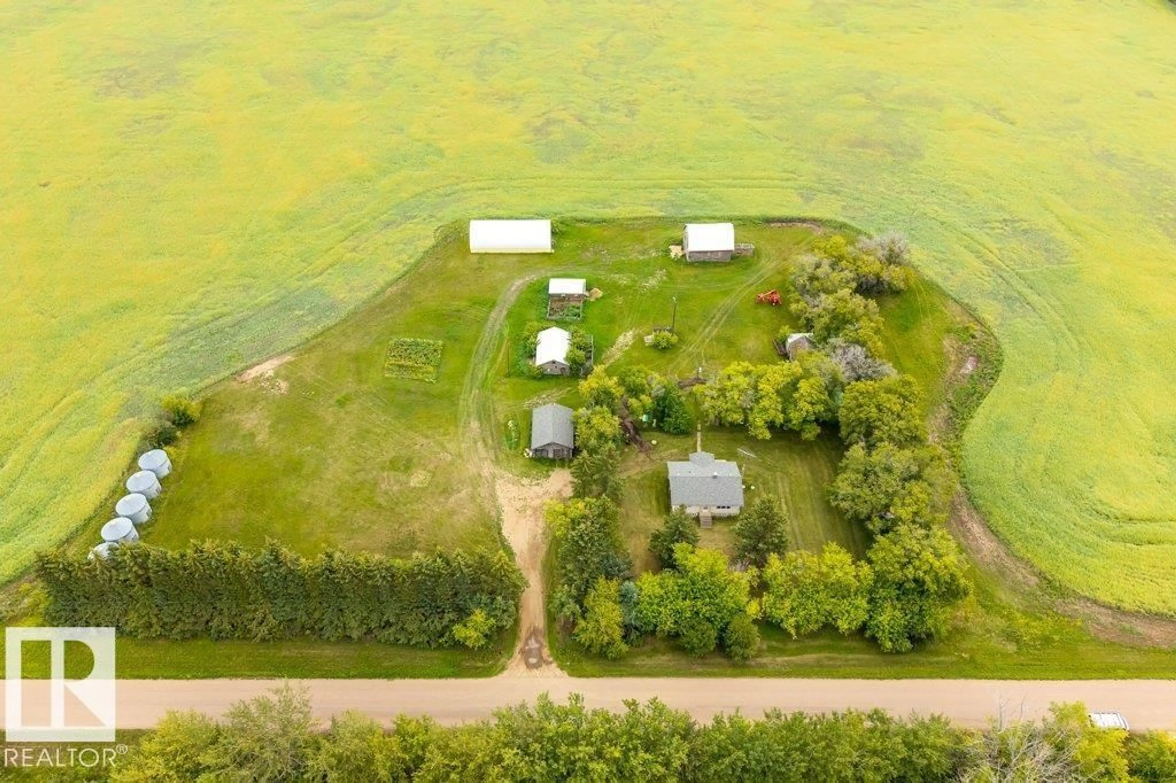 A pic from outside/outdoor area/front of a property/back of a property/a pic from drone, unknown for 60111 RANGE ROAD 183, Rural Smoky Lake County Alberta T0A3P0