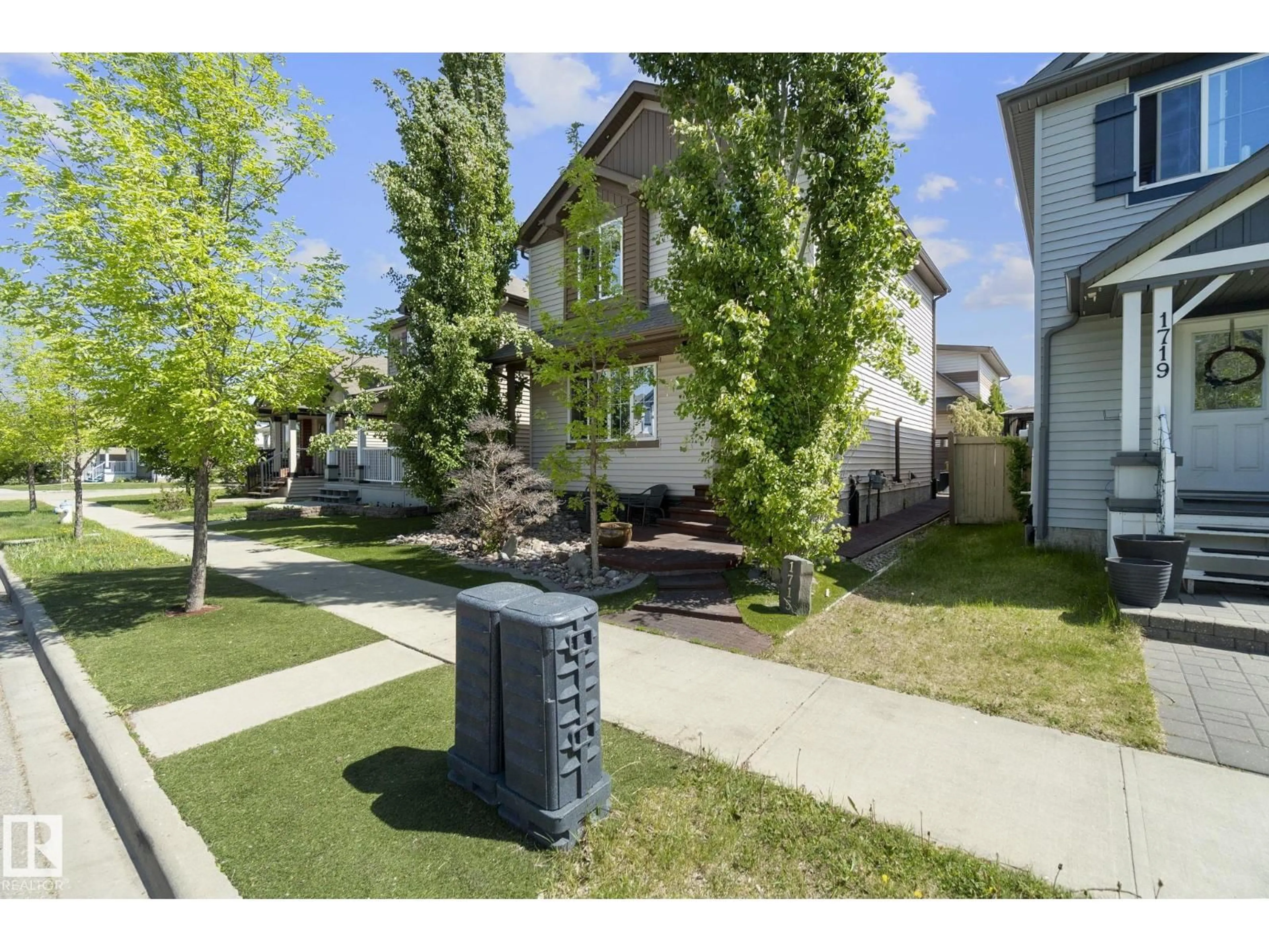 Unknown for SW - 1715 63 ST, Edmonton Alberta T6X0S2