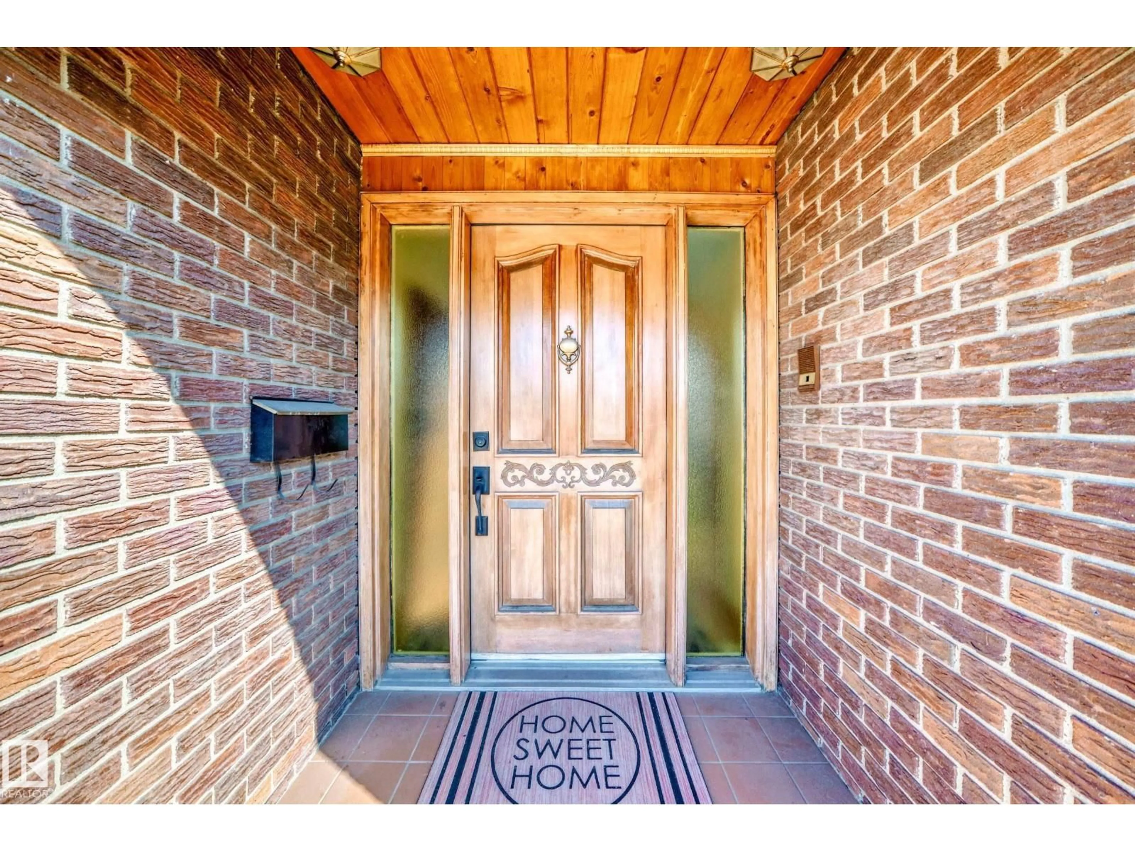 Indoor entryway for NW - 8714 152B AV, Edmonton Alberta T5E6H2
