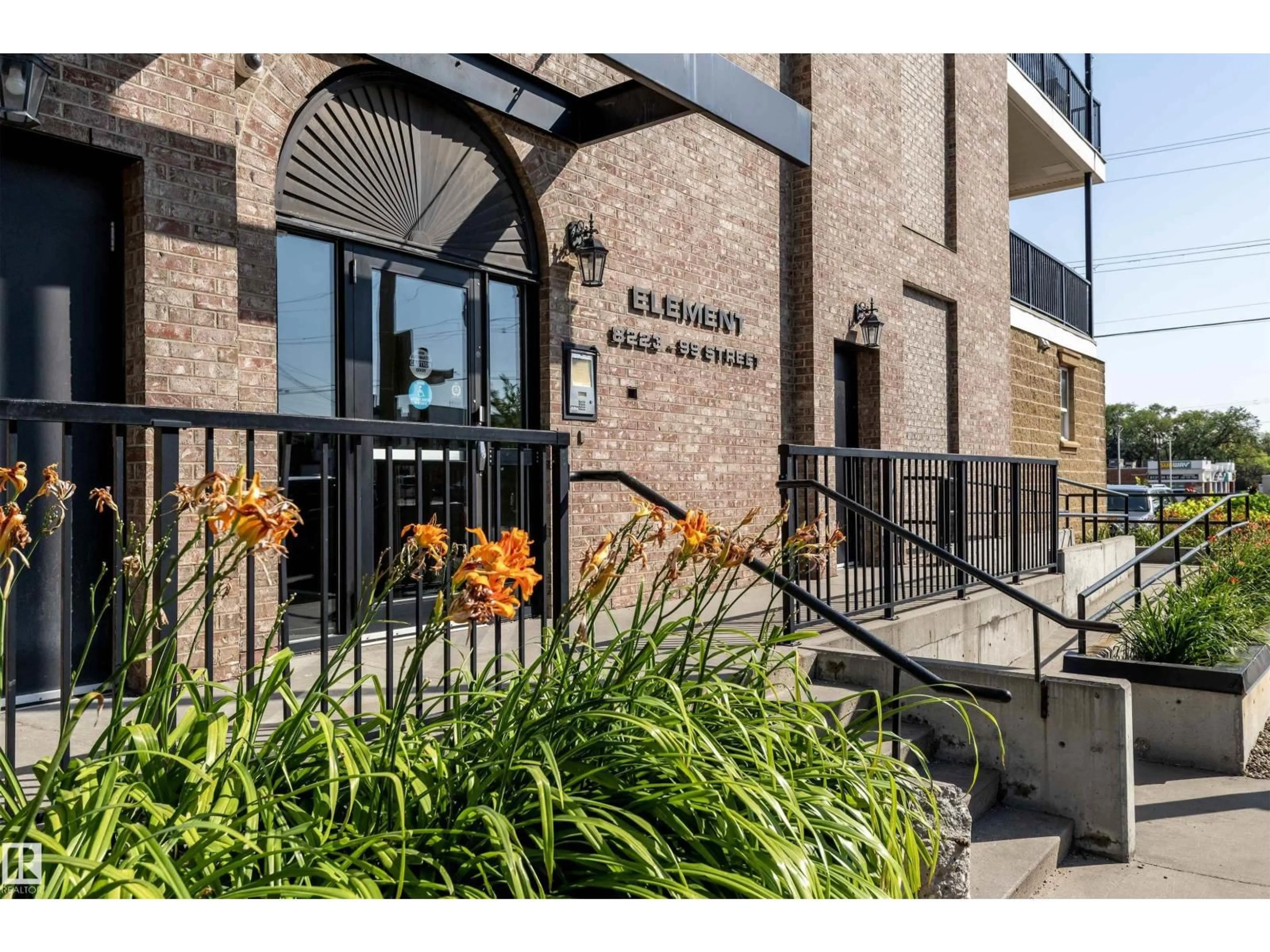 Indoor entryway for 403 - 8223 99 ST, Edmonton Alberta T6E3T1