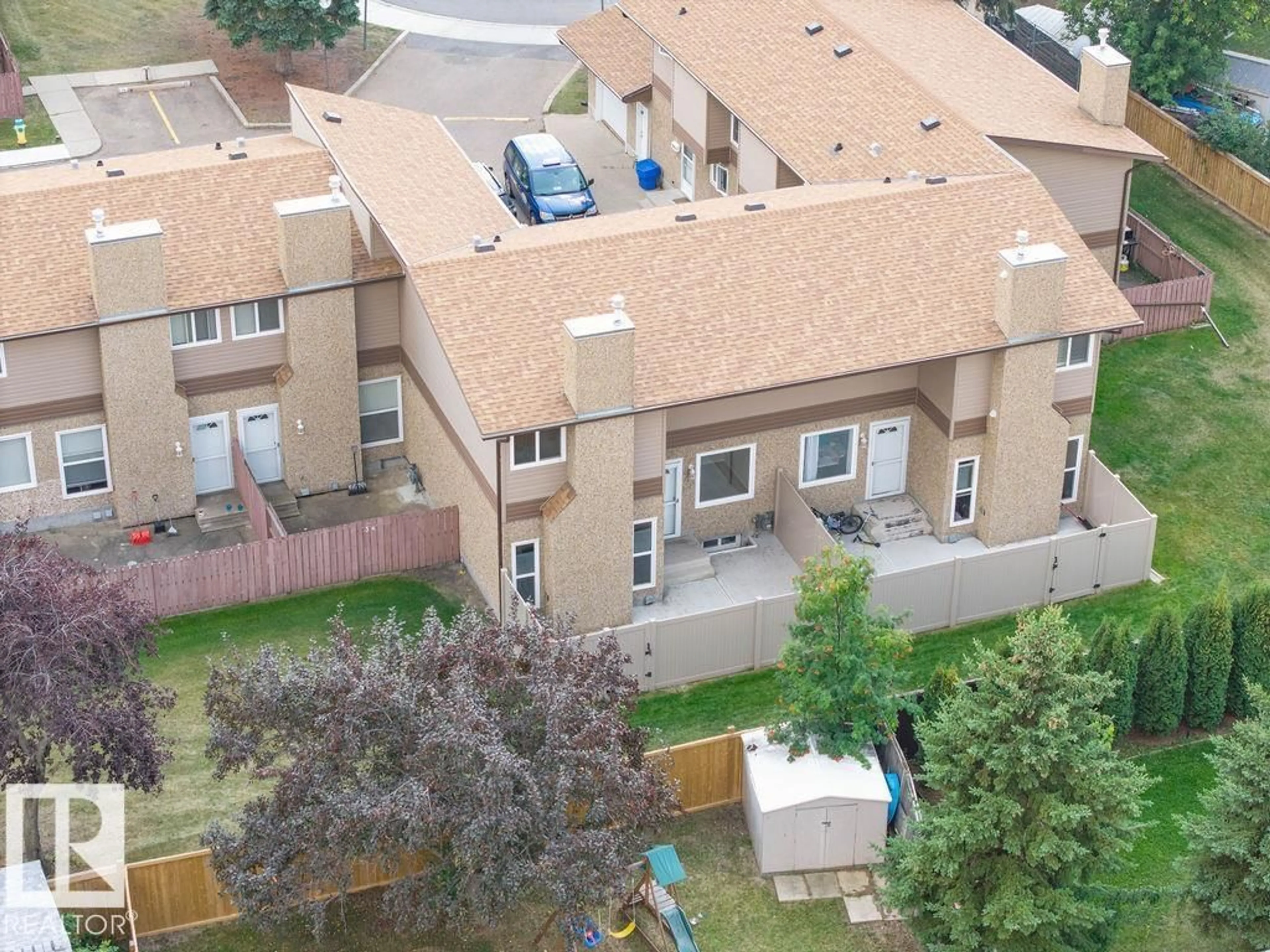 A pic from outside/outdoor area/front of a property/back of a property/a pic from drone, city buildings view from balcony for NW - 17034 100 ST, Edmonton Alberta T5J0N3
