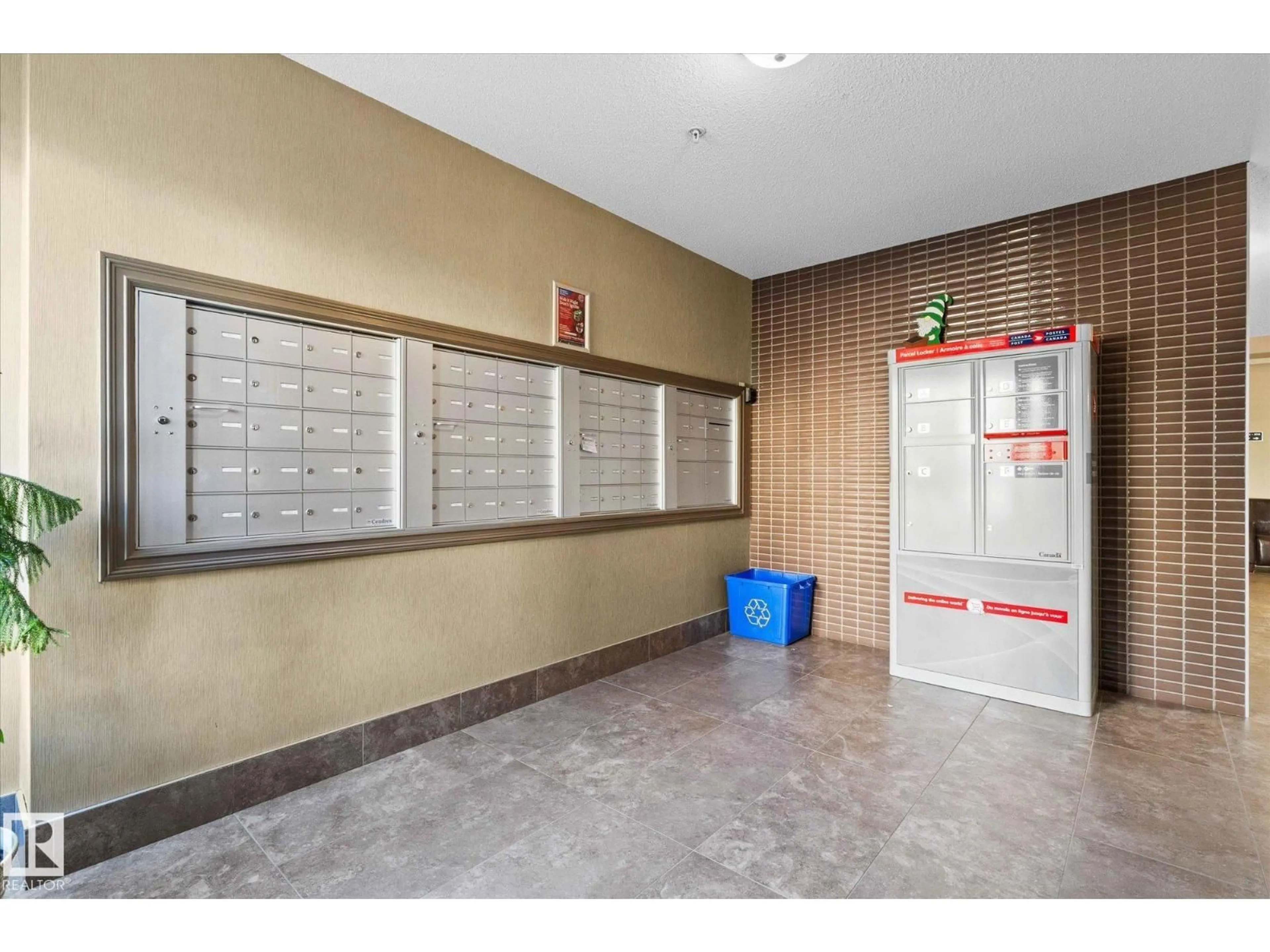 Indoor foyer for #112 - 2208 44 AV, Edmonton Alberta T6T0G6