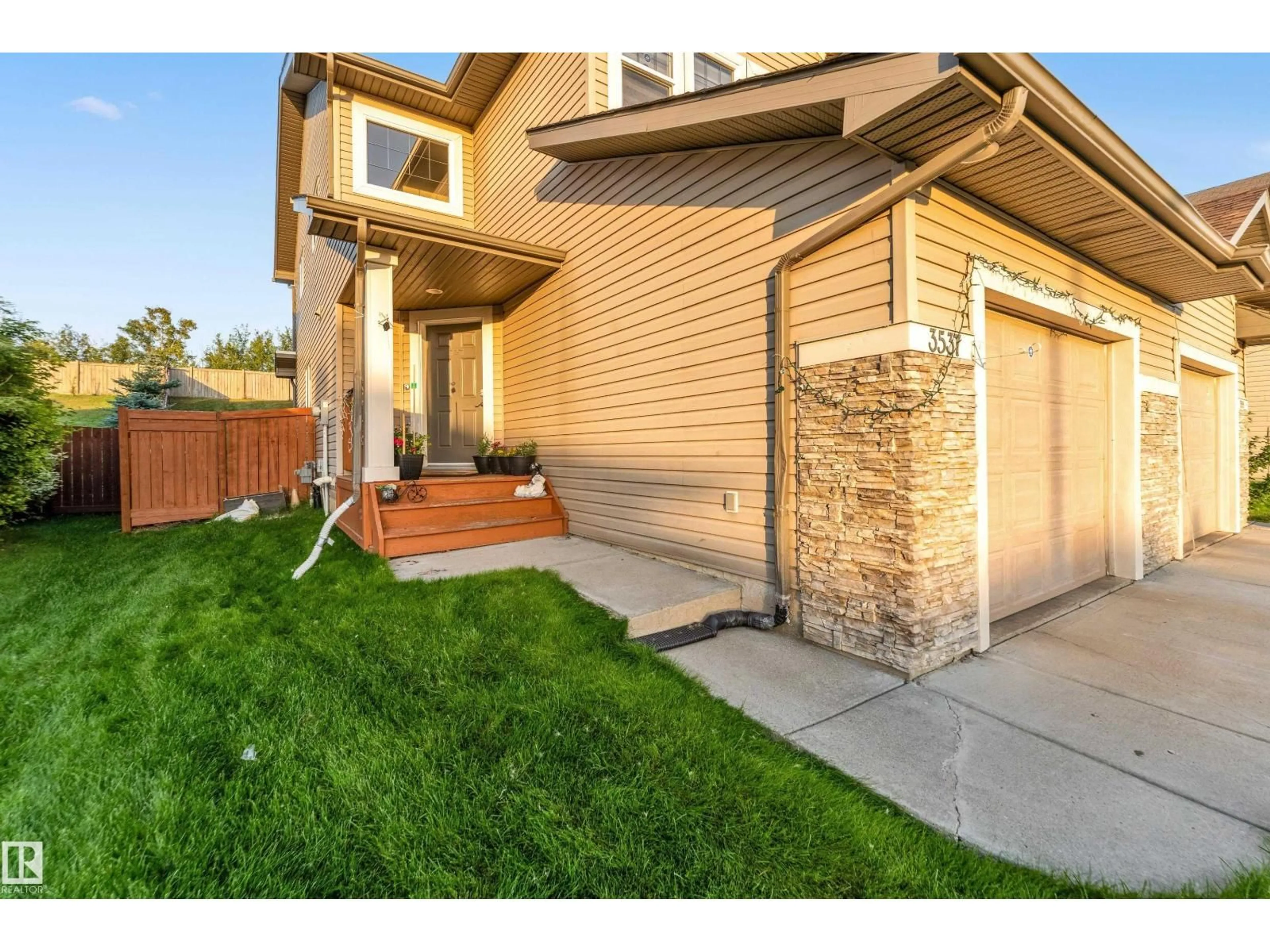 Unknown for NW - 3537 11 ST, Edmonton Alberta T6T0J7