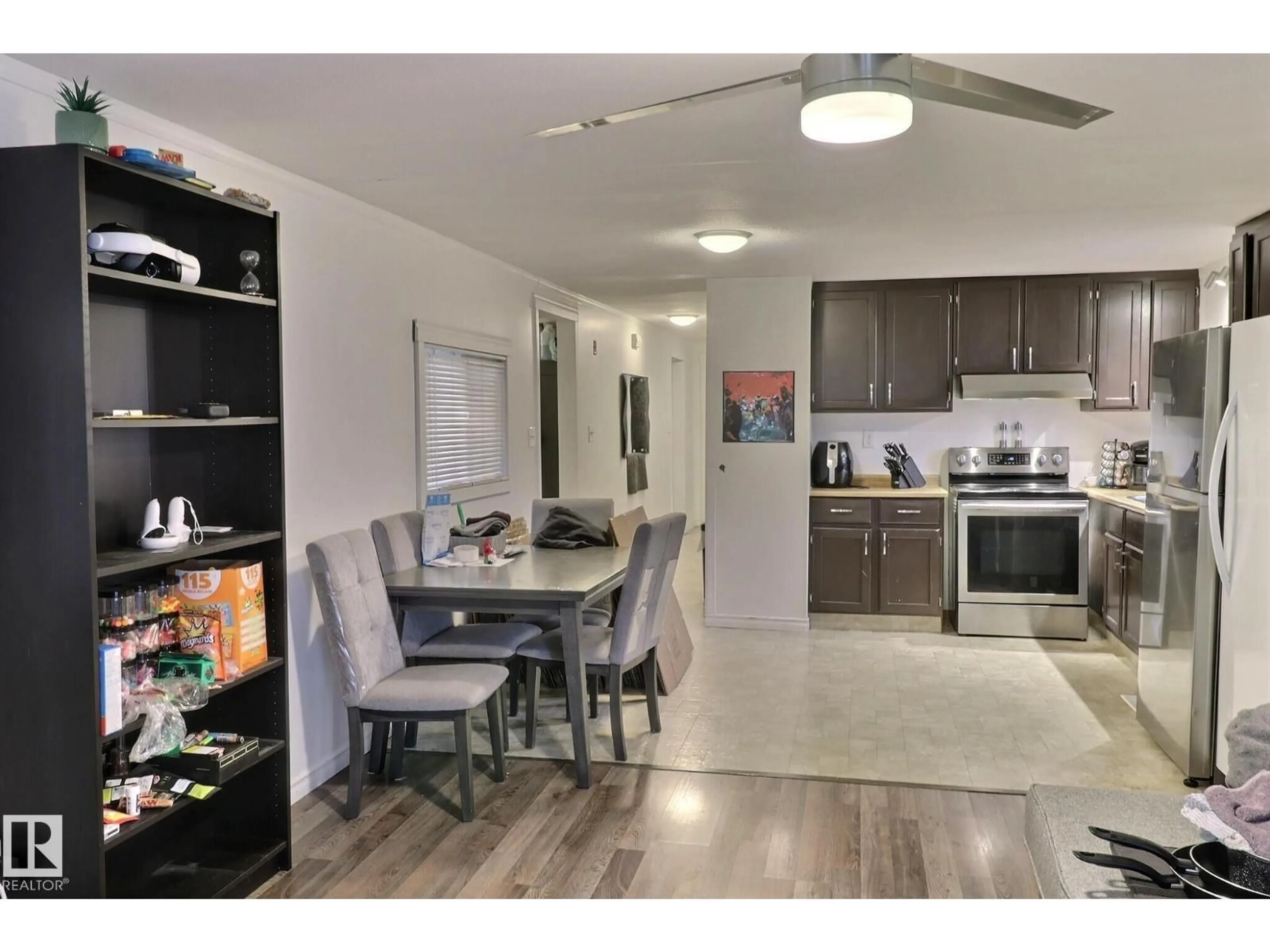Open concept kitchen, unknown for 508 EVERGREEN PA, Edmonton Alberta T5Y4M2