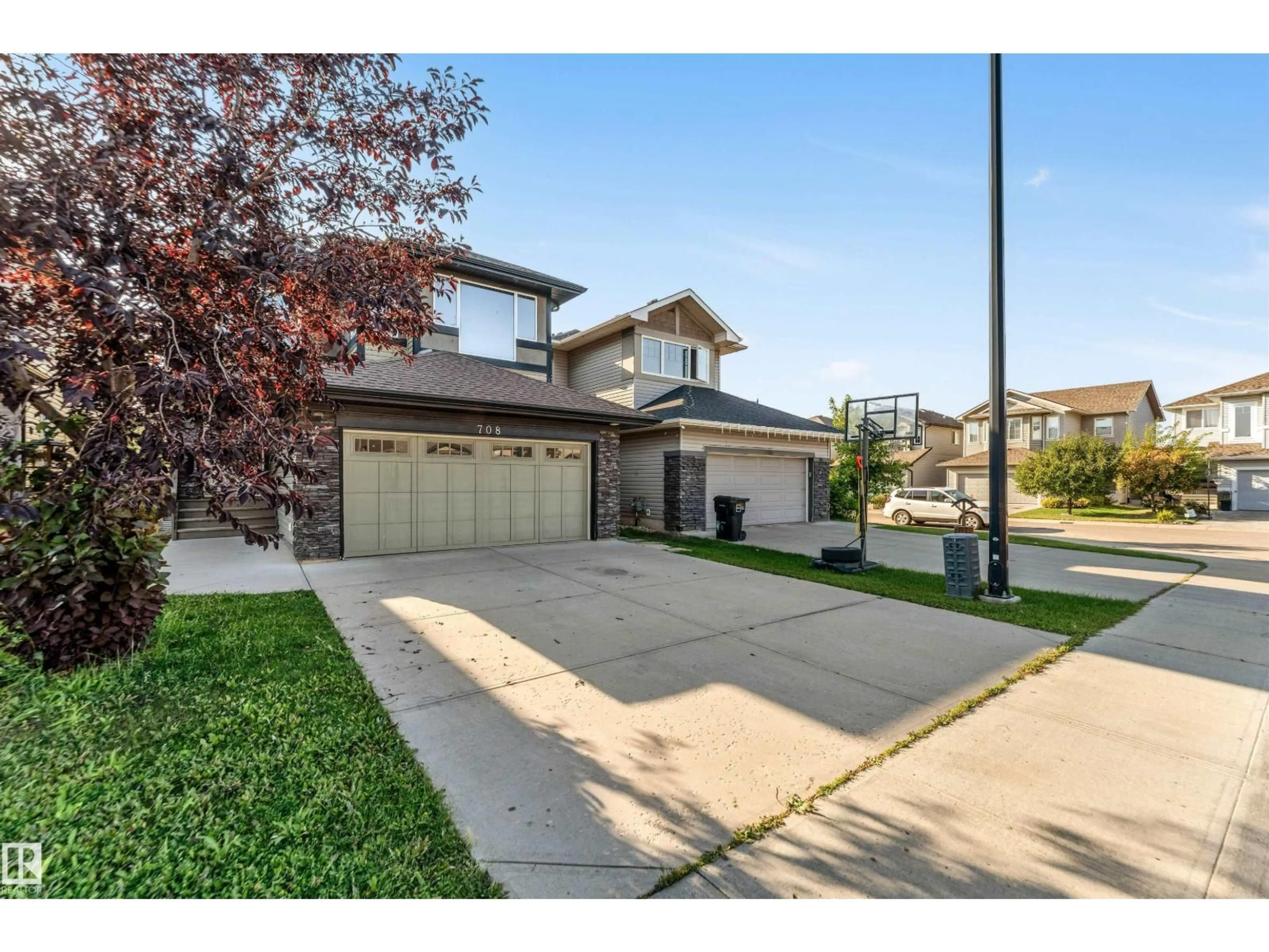 Unknown for 708 57 ST, Edmonton Alberta T6X0U6