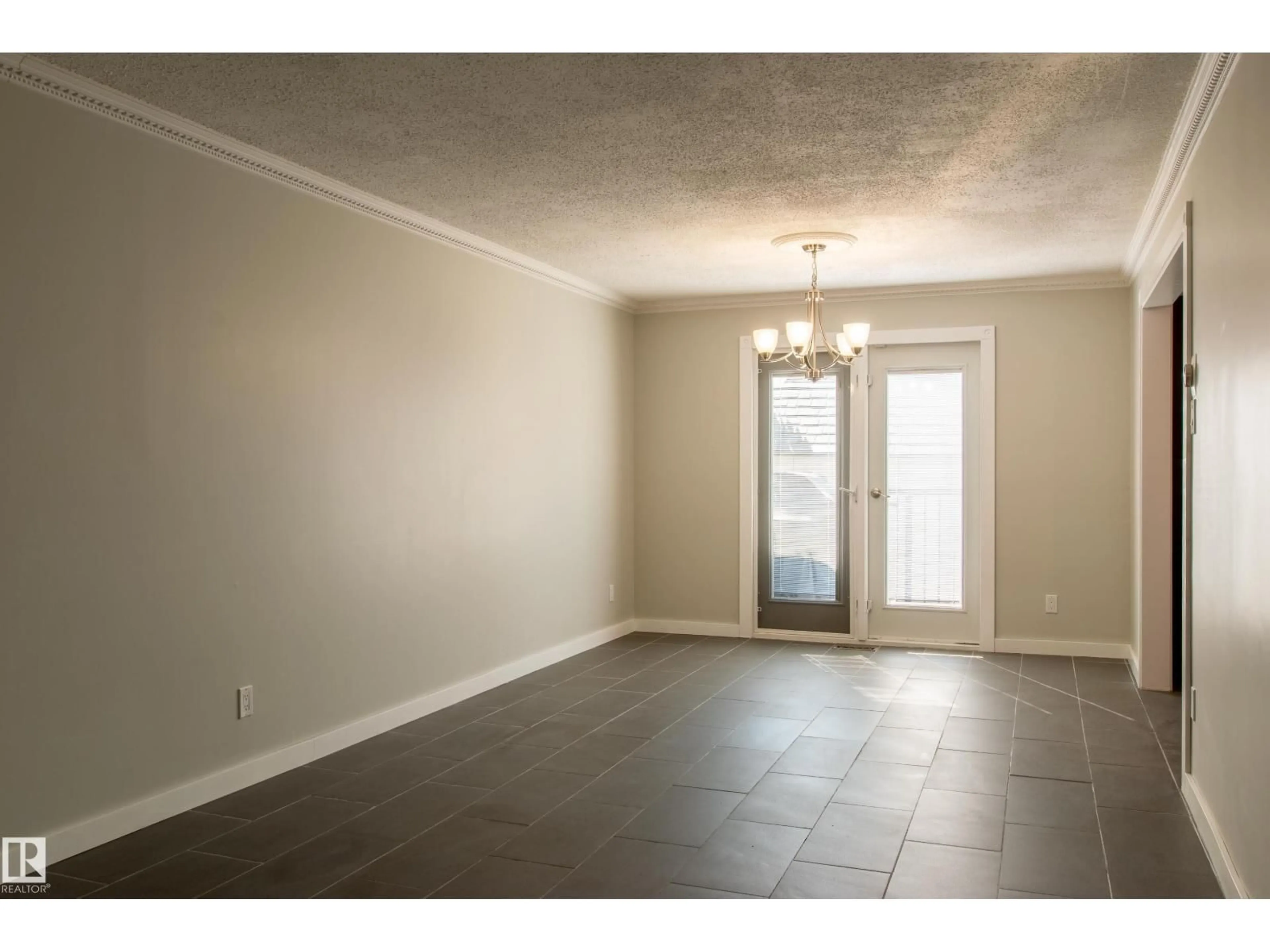 A pic of a room for 18115 76 AV, Edmonton Alberta T5T2E9
