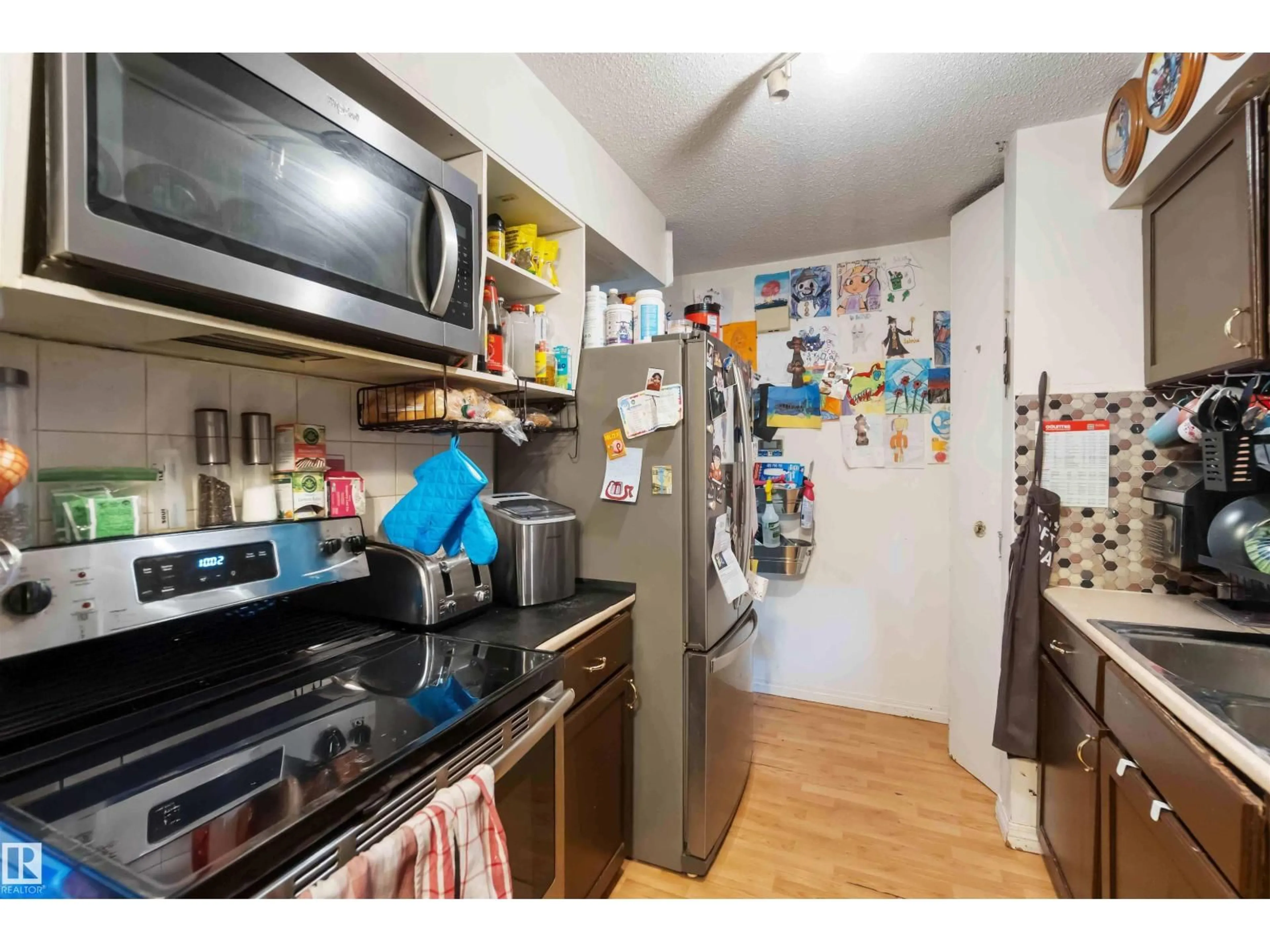 Standard kitchen, unknown for 15 - 14205 82 ST, Edmonton Alberta T5E2V7
