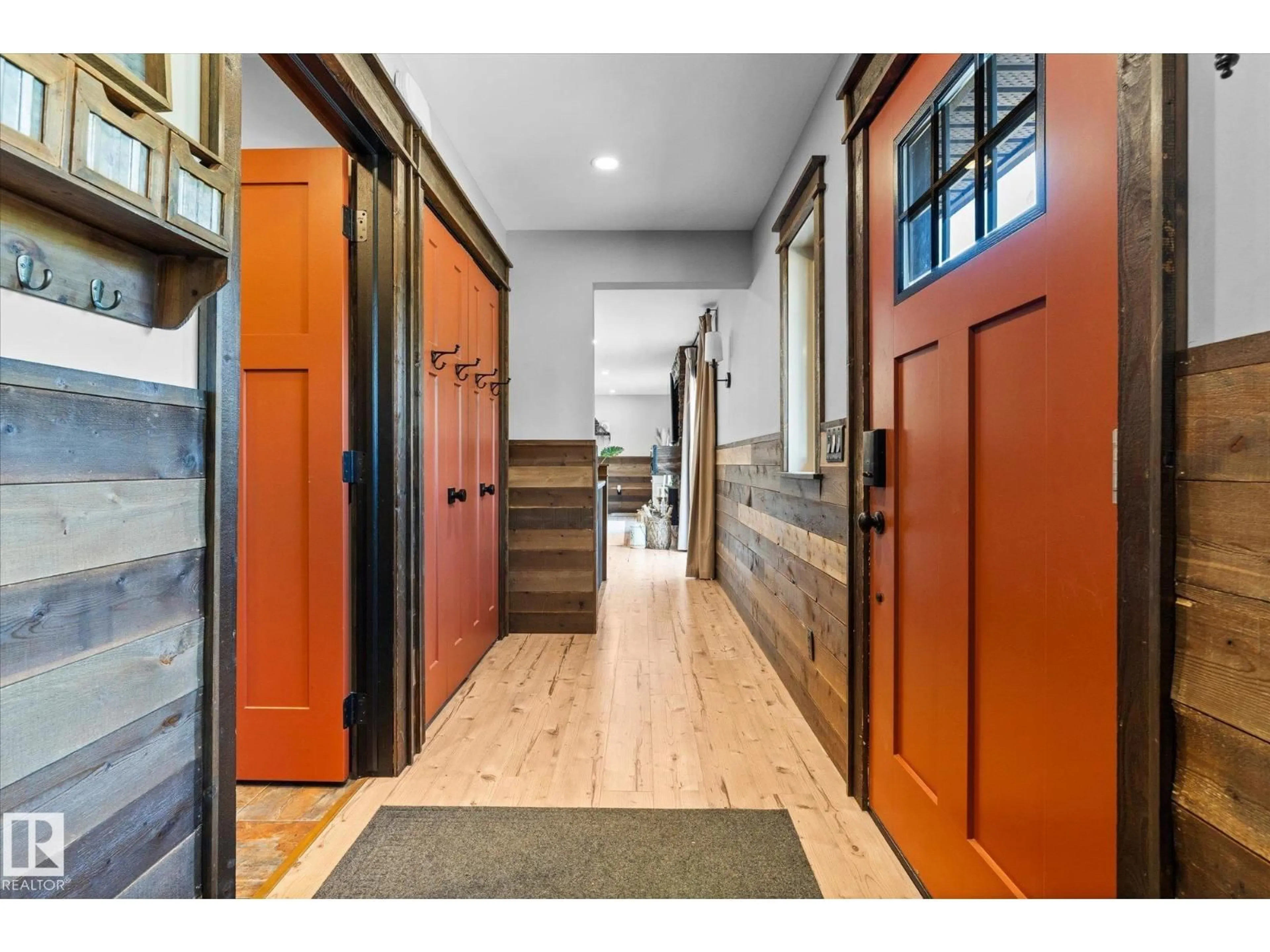 Indoor entryway for 12 - 53333 RGE ROAD 20, Rural Parkland County Alberta T7Y0C4