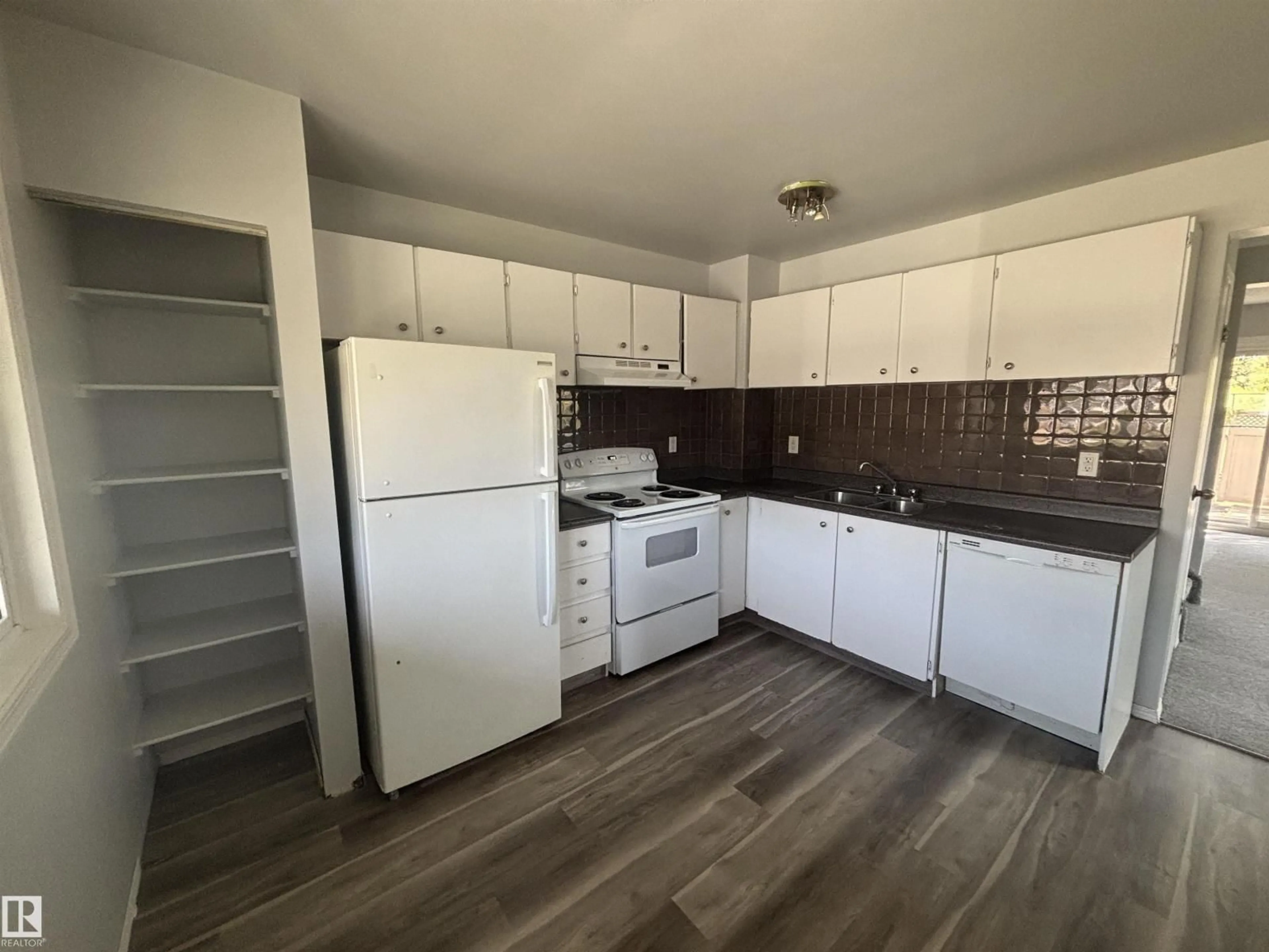 Standard kitchen, unknown for NW - 13833 30 ST, Edmonton Alberta T5Y2B2
