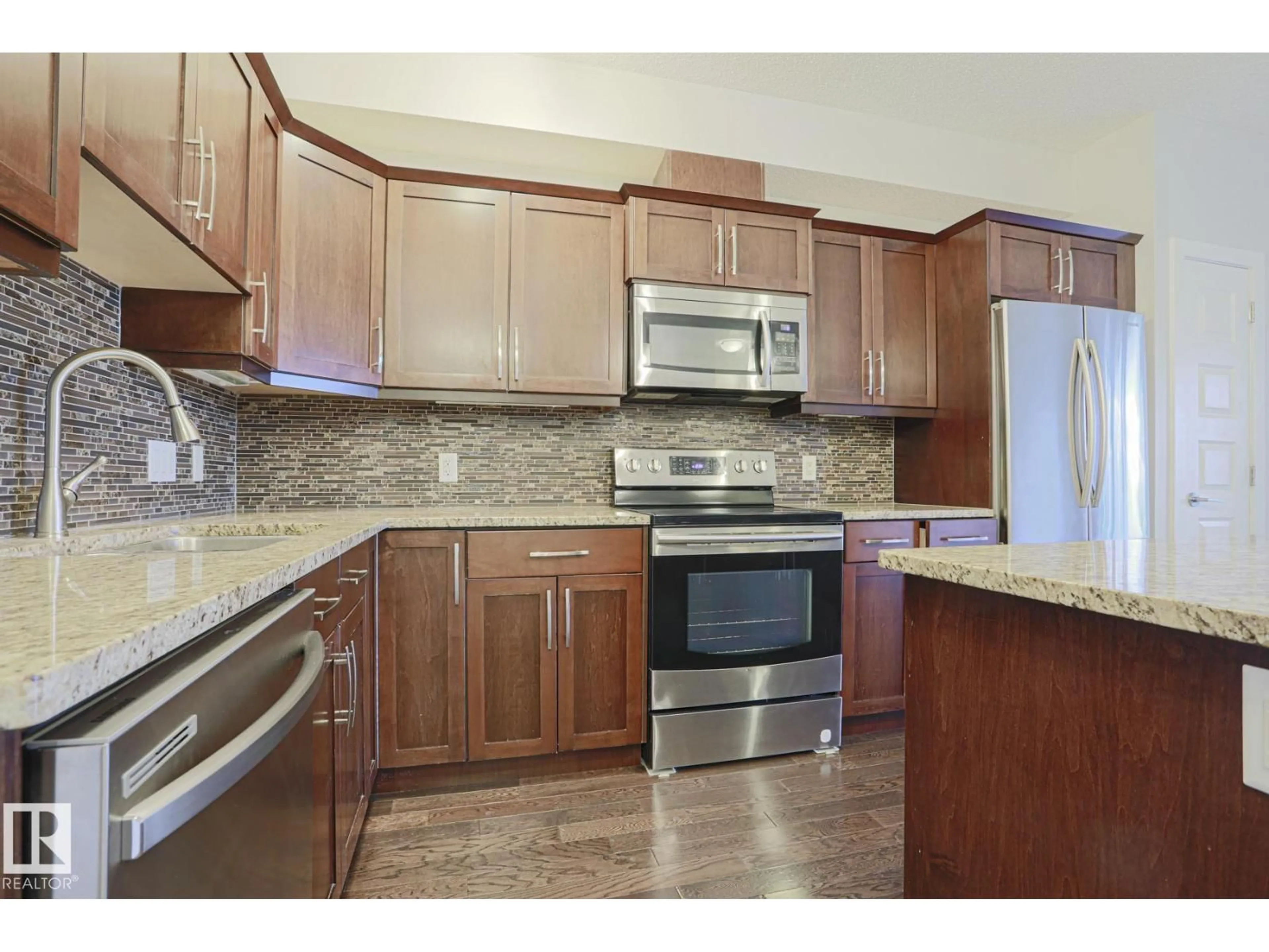 Standard kitchen, unknown for 205 - 10530 56 AV, Edmonton Alberta T6H0X7