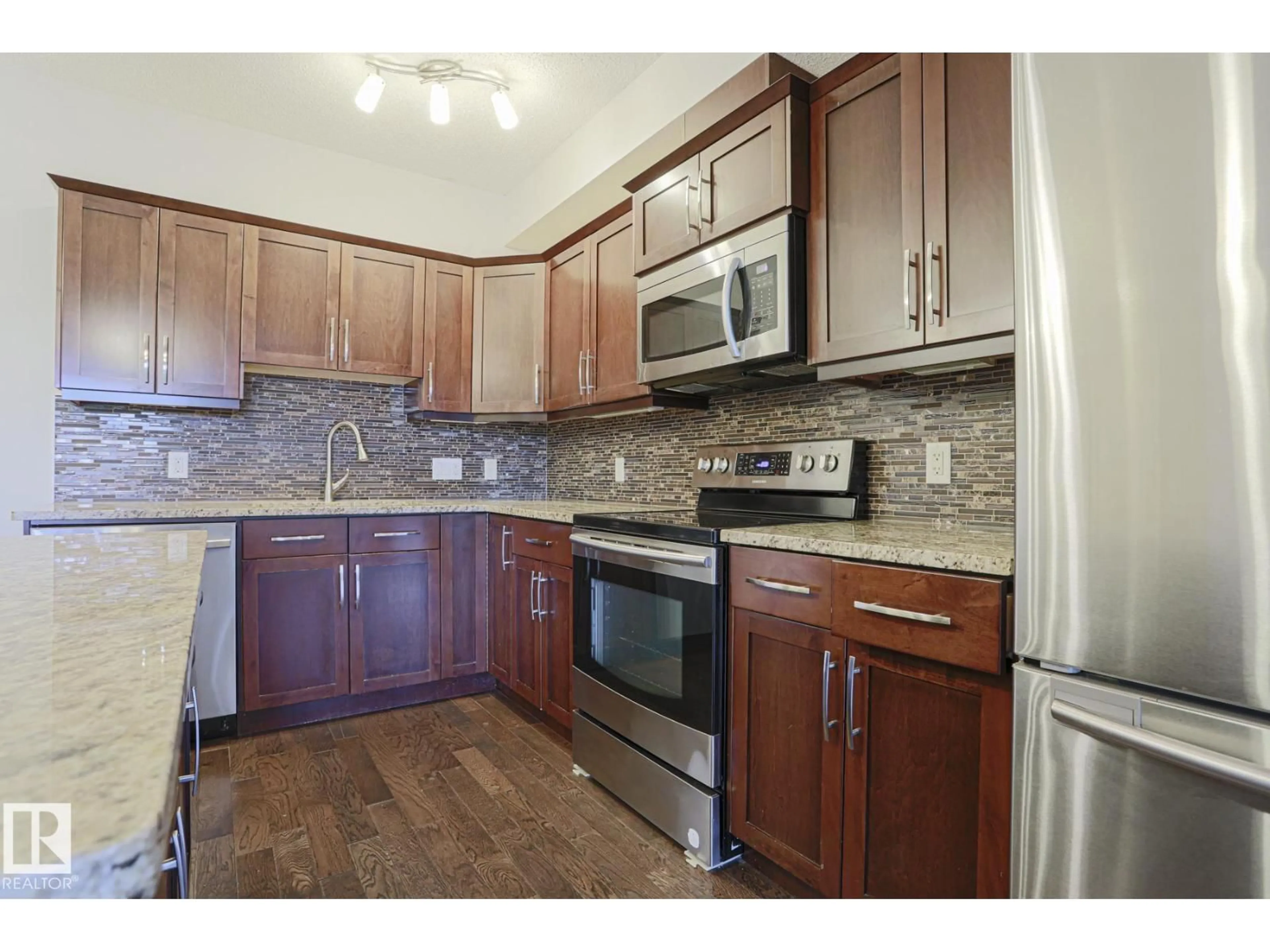Standard kitchen, unknown for 205 - 10530 56 AV, Edmonton Alberta T6H0X7