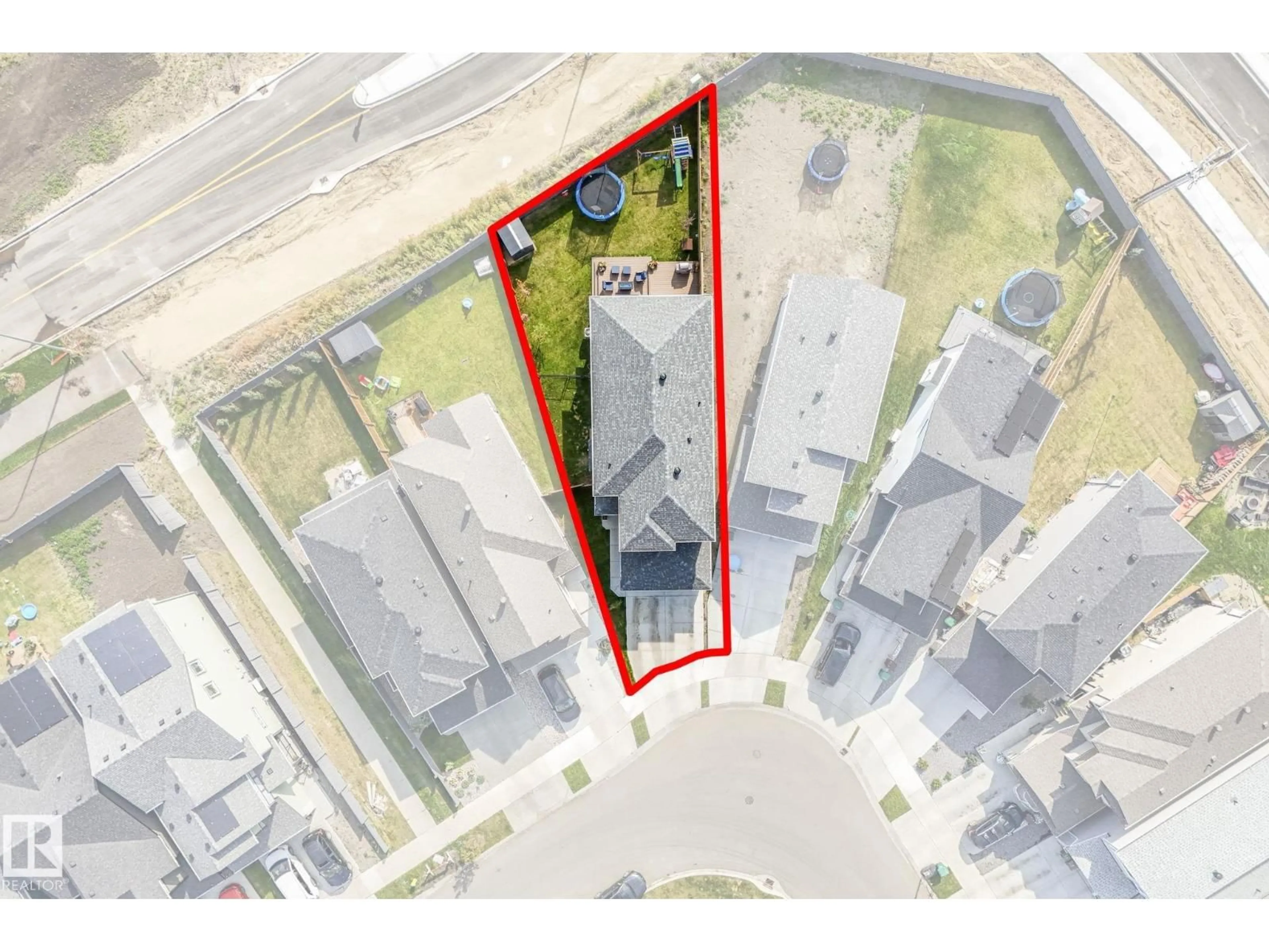 A pic from outside/outdoor area/front of a property/back of a property/a pic from drone, street for 23 NETTLE CR, St. Albert Alberta T8N7Z8