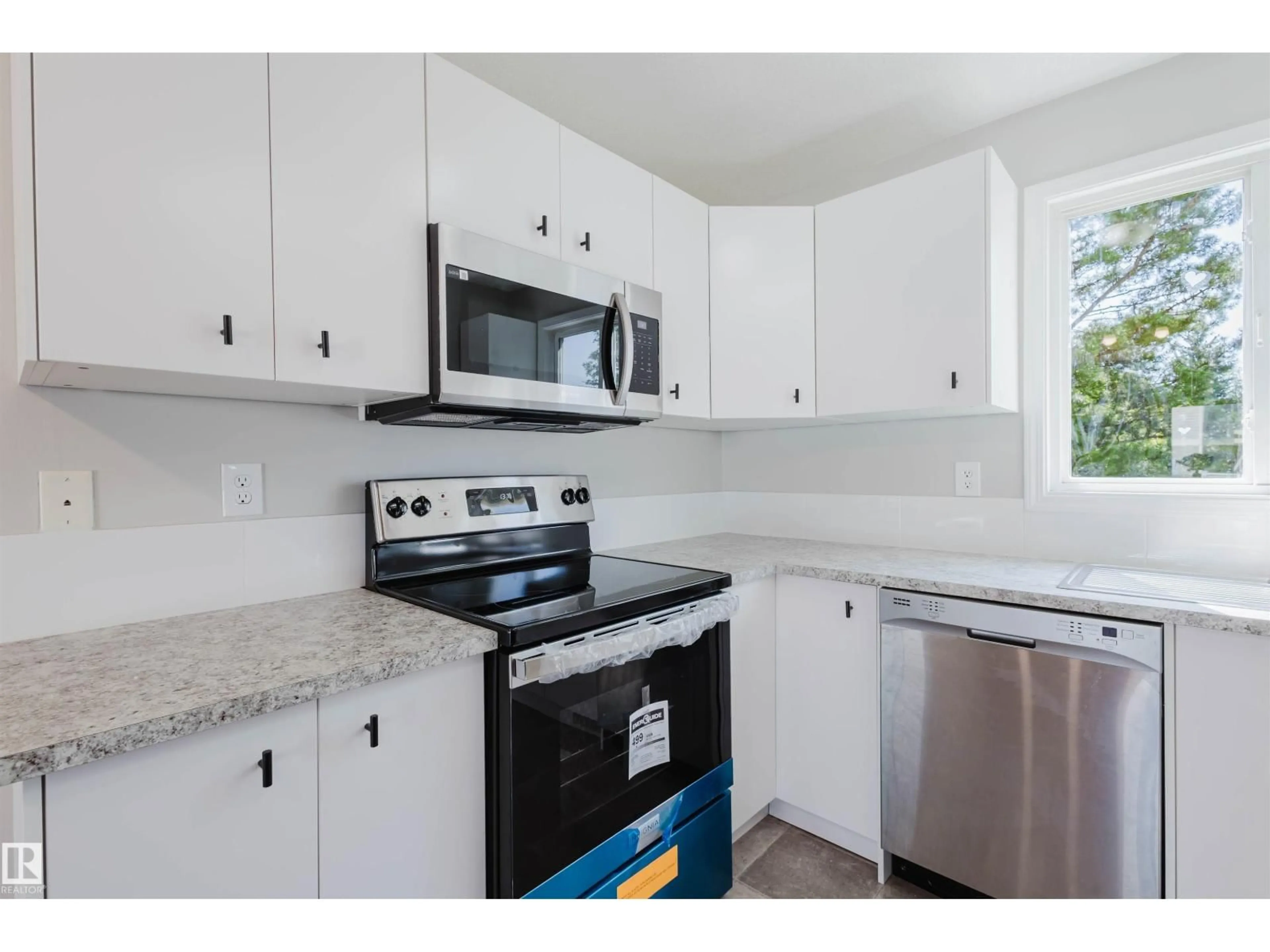 Standard kitchen, ceramic/tile floor for 18160 81 AV, Edmonton Alberta T5T1S4