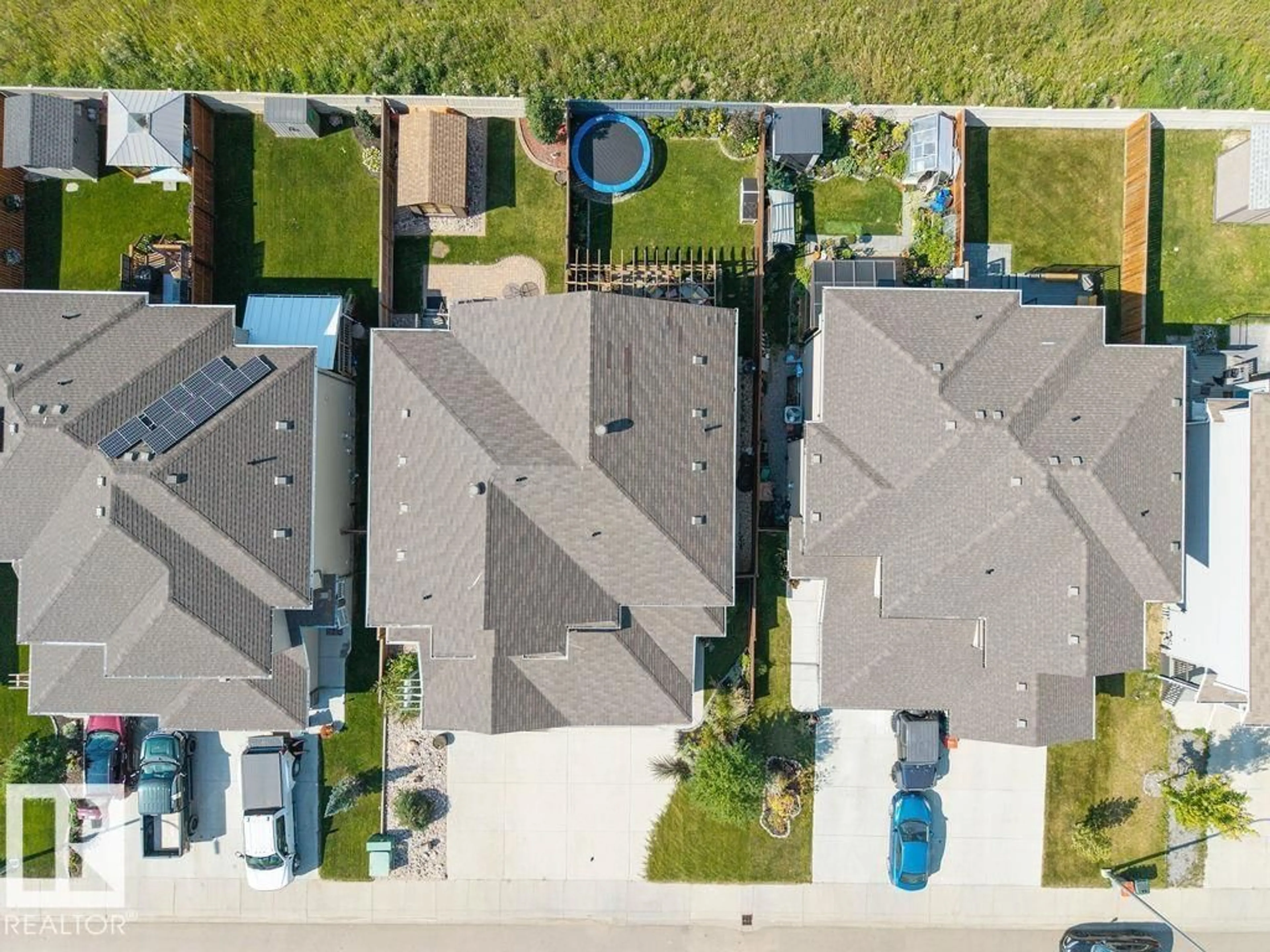 A pic from outside/outdoor area/front of a property/back of a property/a pic from drone, street for 106 SOUTH CREEK WD, Stony Plain Alberta T7X2X2