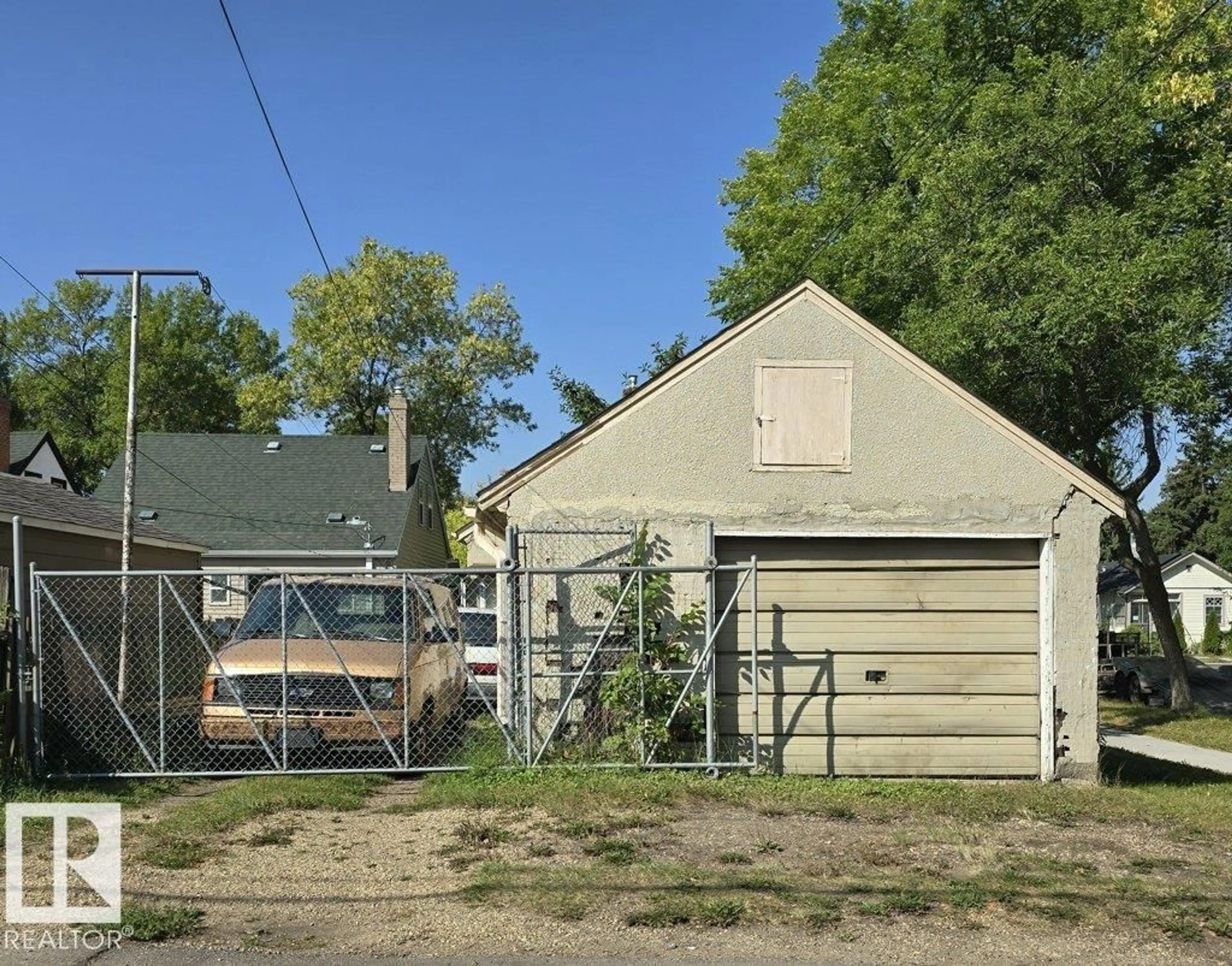 Shed for 11345 93 ST, Edmonton Alberta T5G1C3