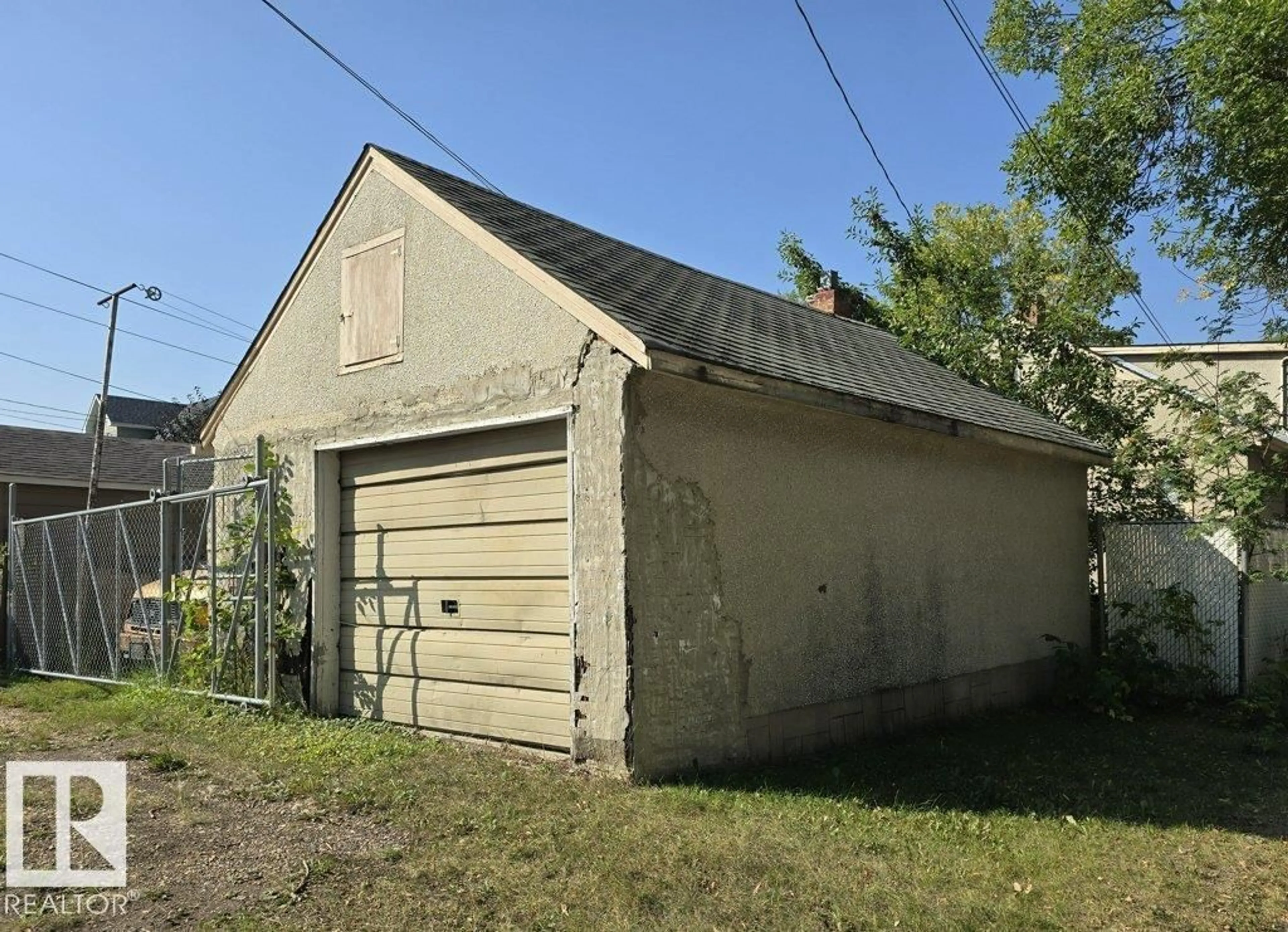 Shed for 11345 93 ST, Edmonton Alberta T5G1C3