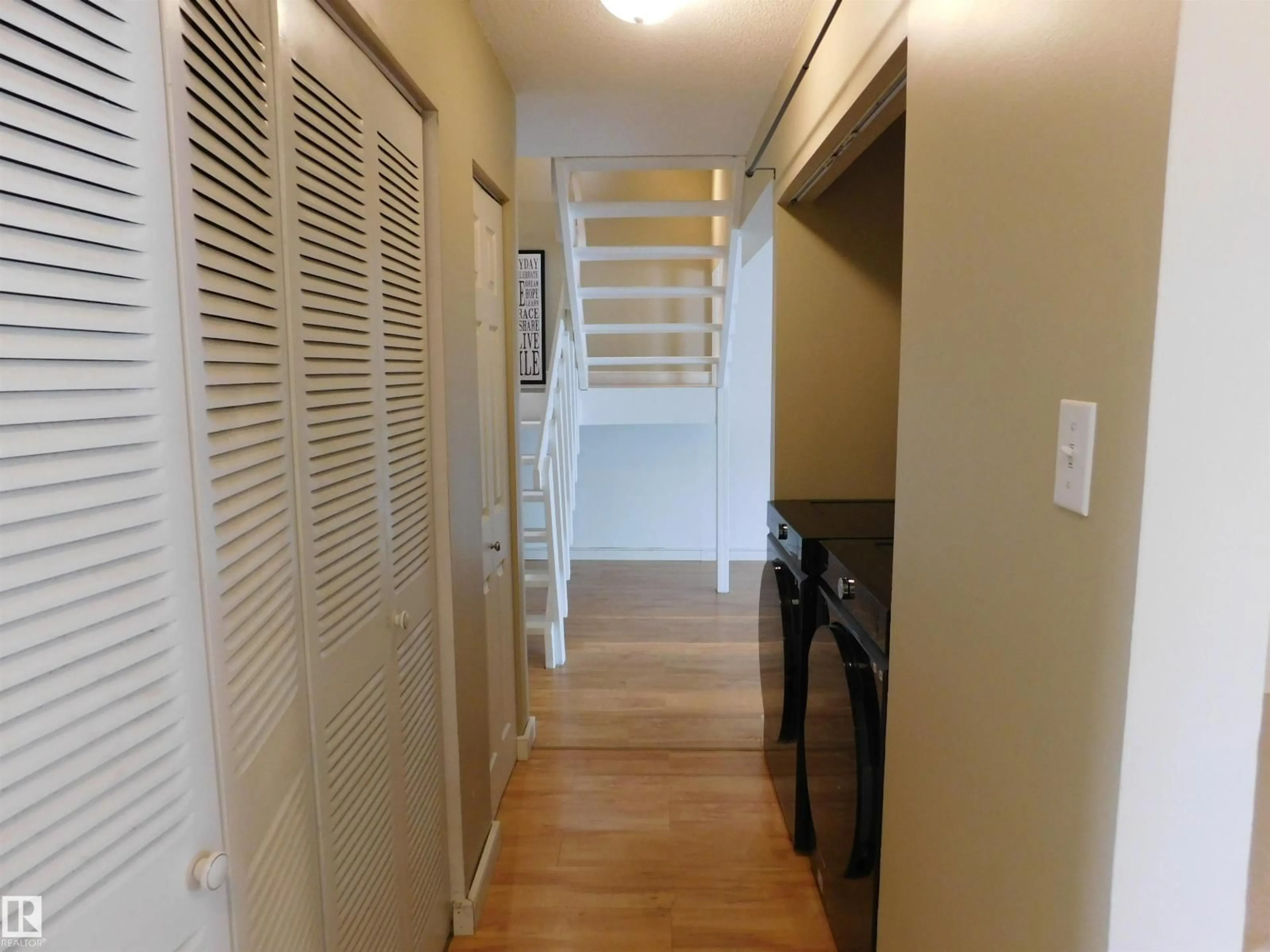 Unknown for NW - 15E MEADOWLARK VILLAGE, Edmonton Alberta T5R5X3