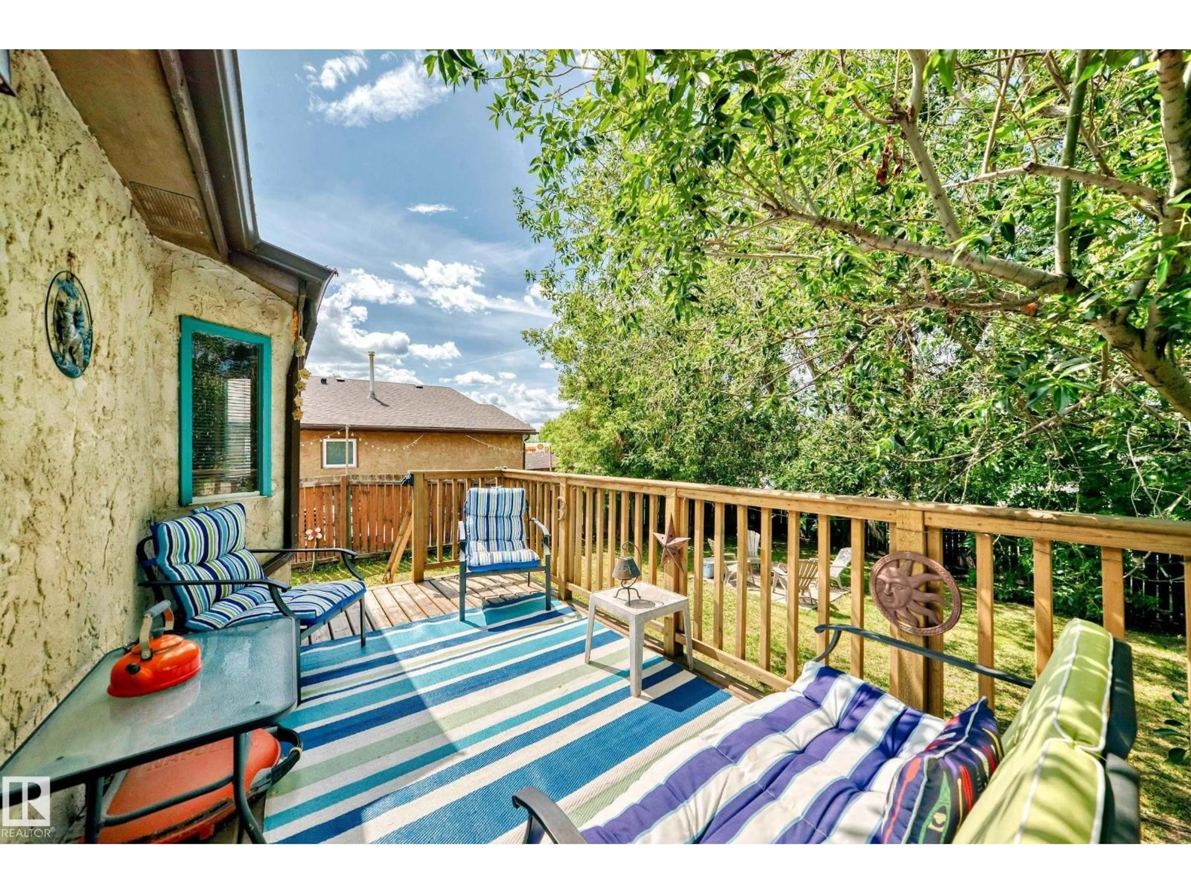 Patio, water/lake/river/ocean view for 4 FRANKLIN PL, St. Albert Alberta T8N3P5
