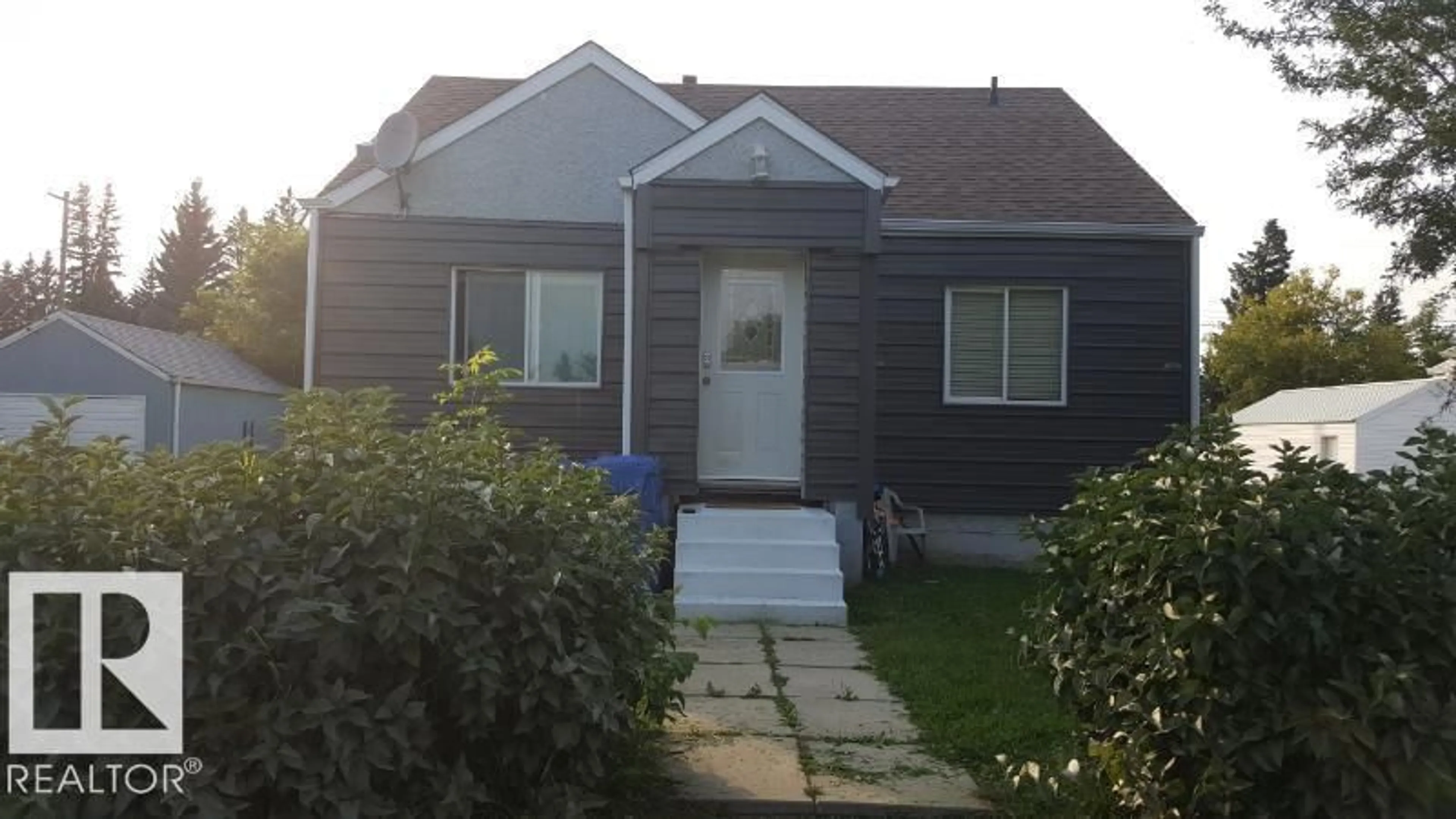 Home with vinyl exterior material, street for 5218 50A STREET, Willingdon Alberta T0B4R0