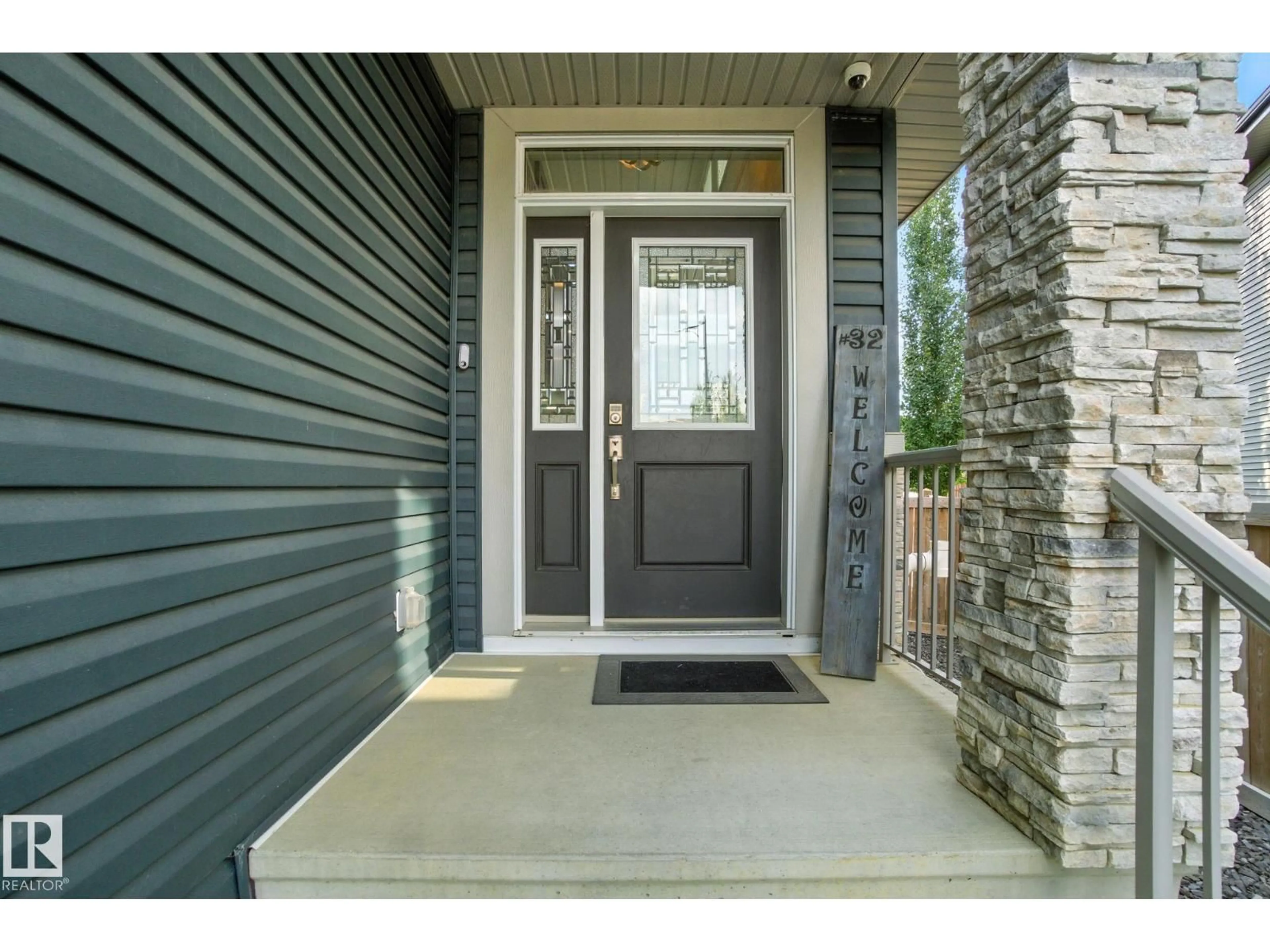 Indoor entryway for 32 ETERNITY CR, St. Albert Alberta T8N7R5