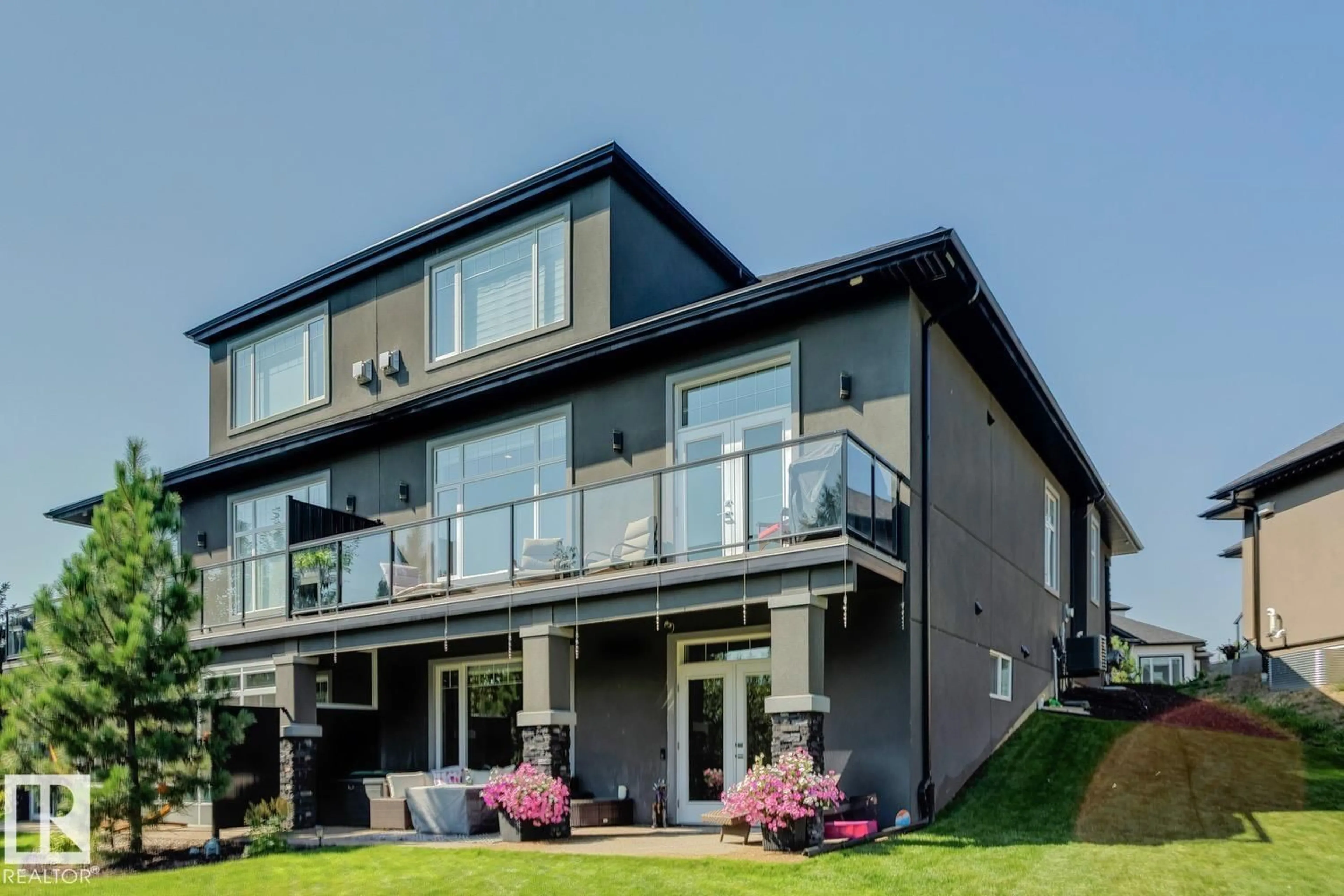 Home with vinyl exterior material, unknown for 19 20425 93 AV NW, Edmonton Alberta T5T7C7