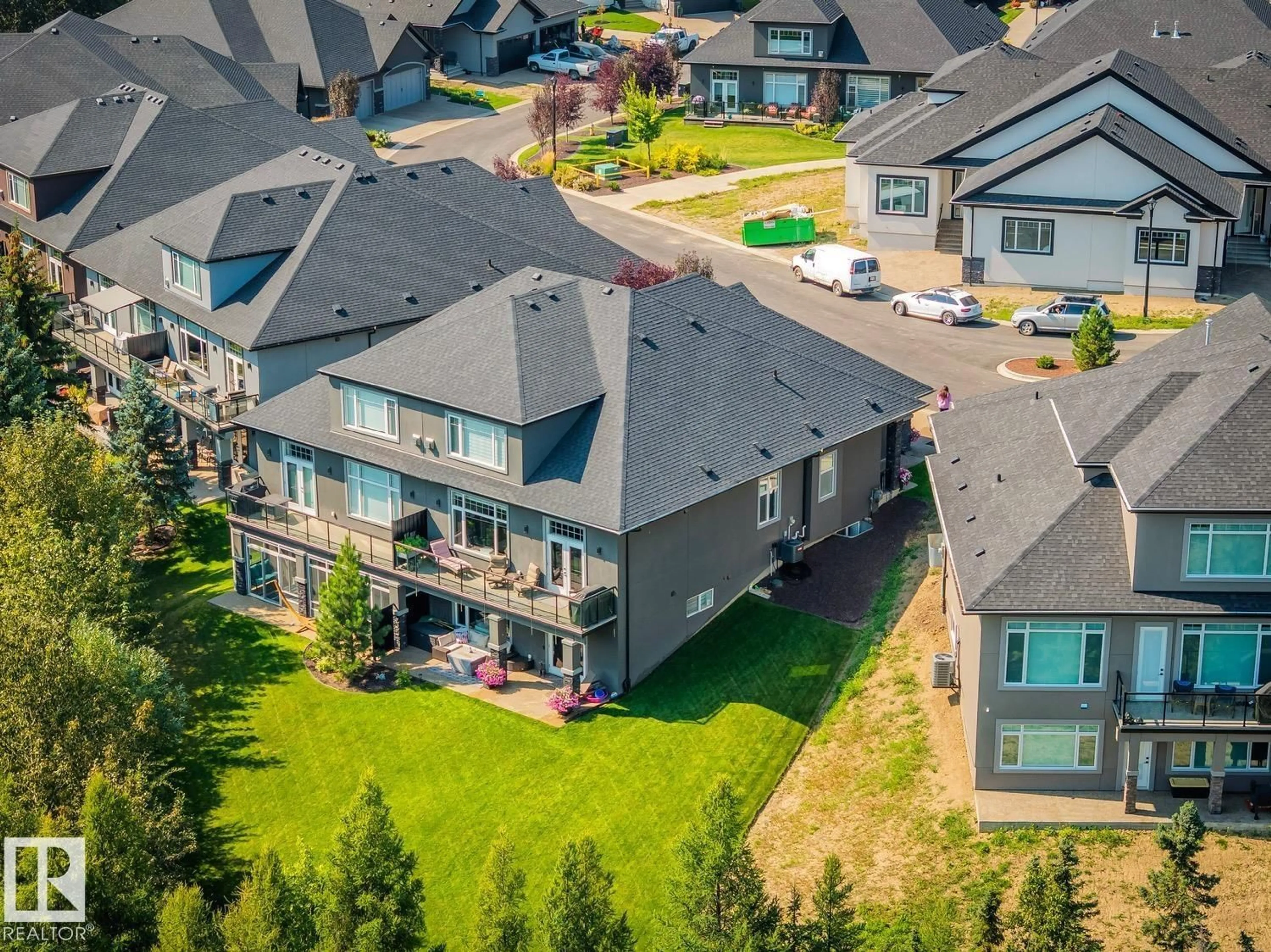 A pic from outside/outdoor area/front of a property/back of a property/a pic from drone, mountain view for 19 20425 93 AV NW, Edmonton Alberta T5T7C7