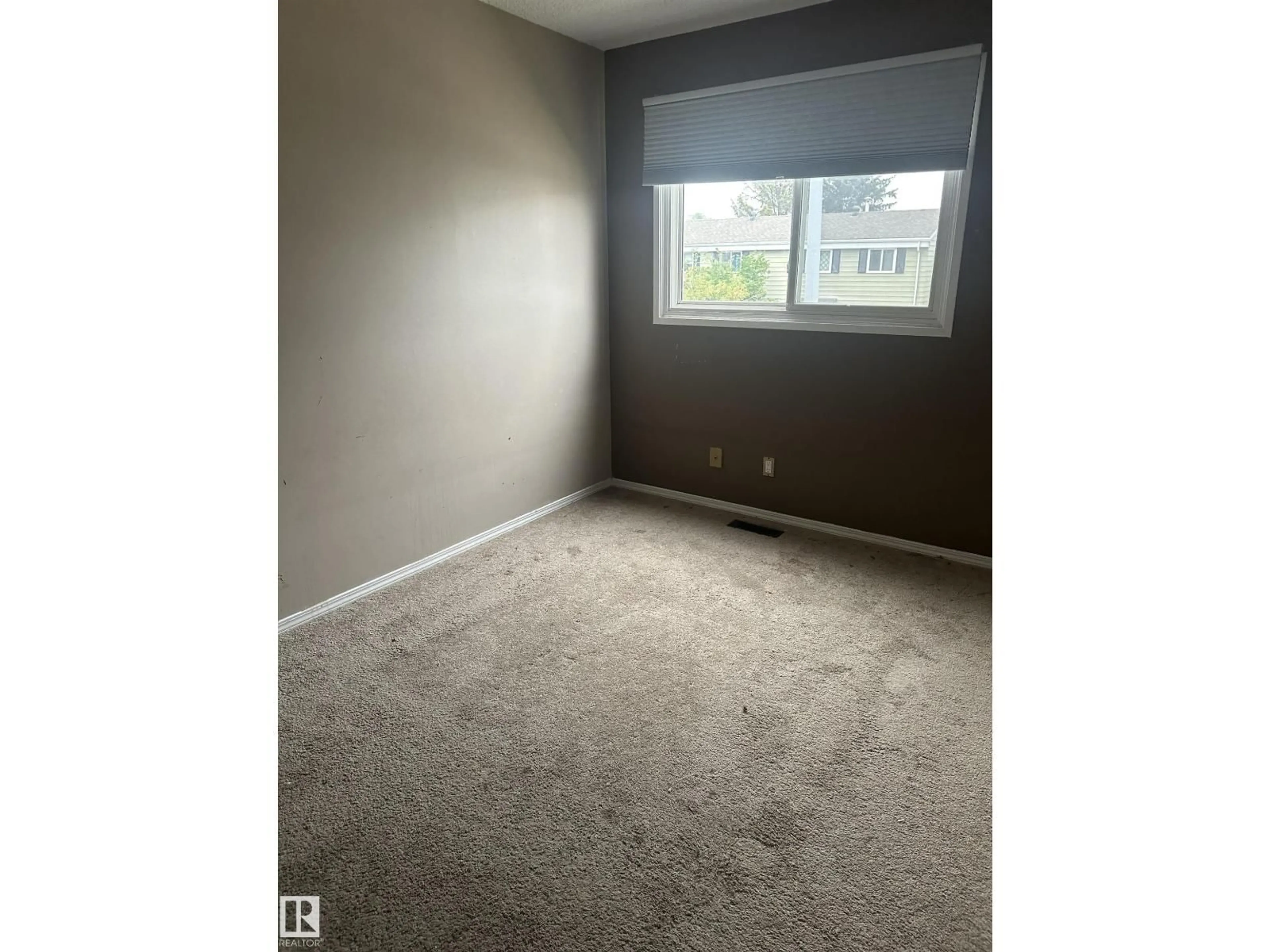 A pic of a room for 132 PRIMROSE GARDENS GD, Edmonton Alberta T5T0R1