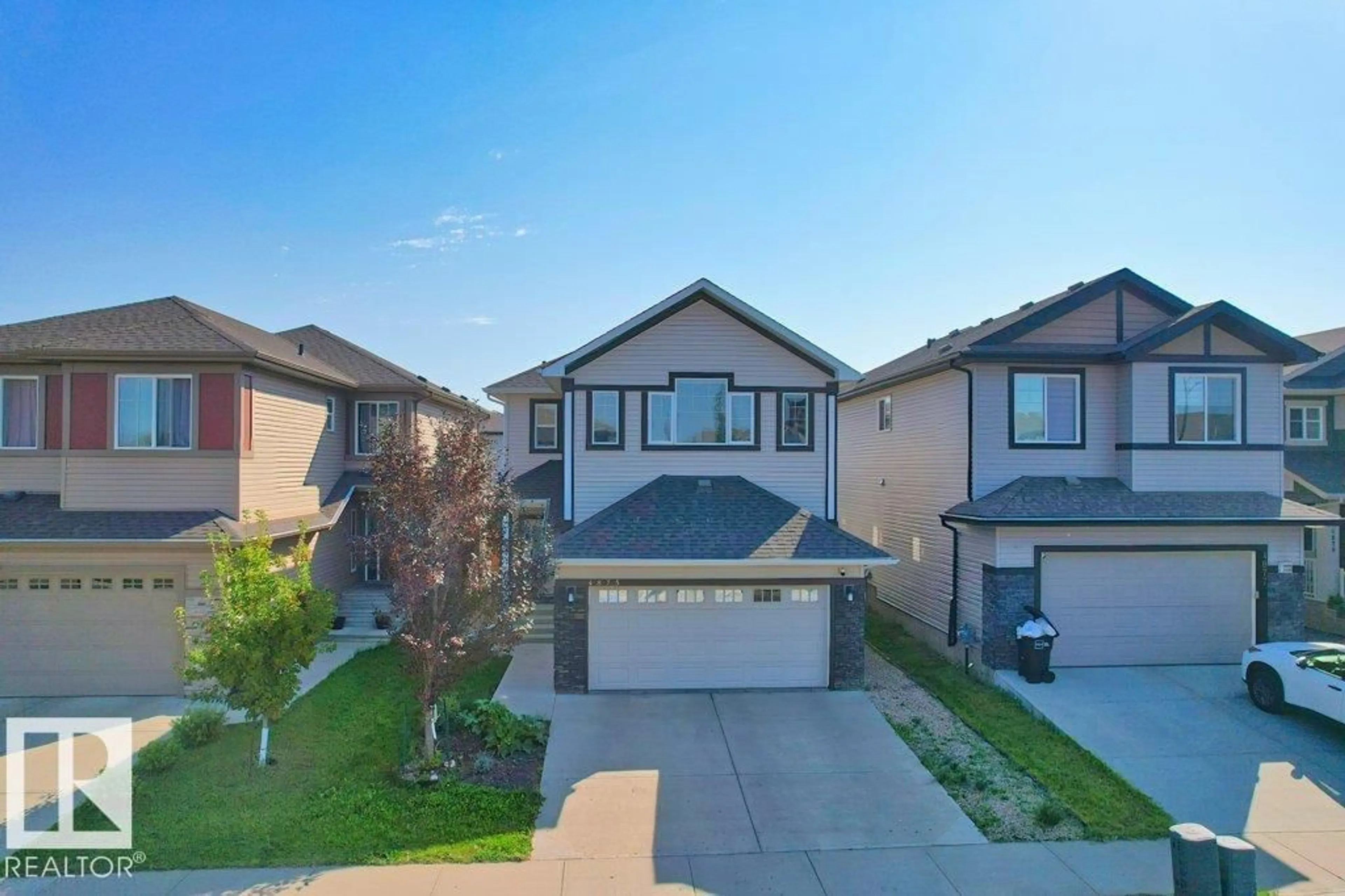 A pic from outside/outdoor area/front of a property/back of a property/a pic from drone, street for 4875 WRIGHT DRIVE, Edmonton Alberta T6W3K2