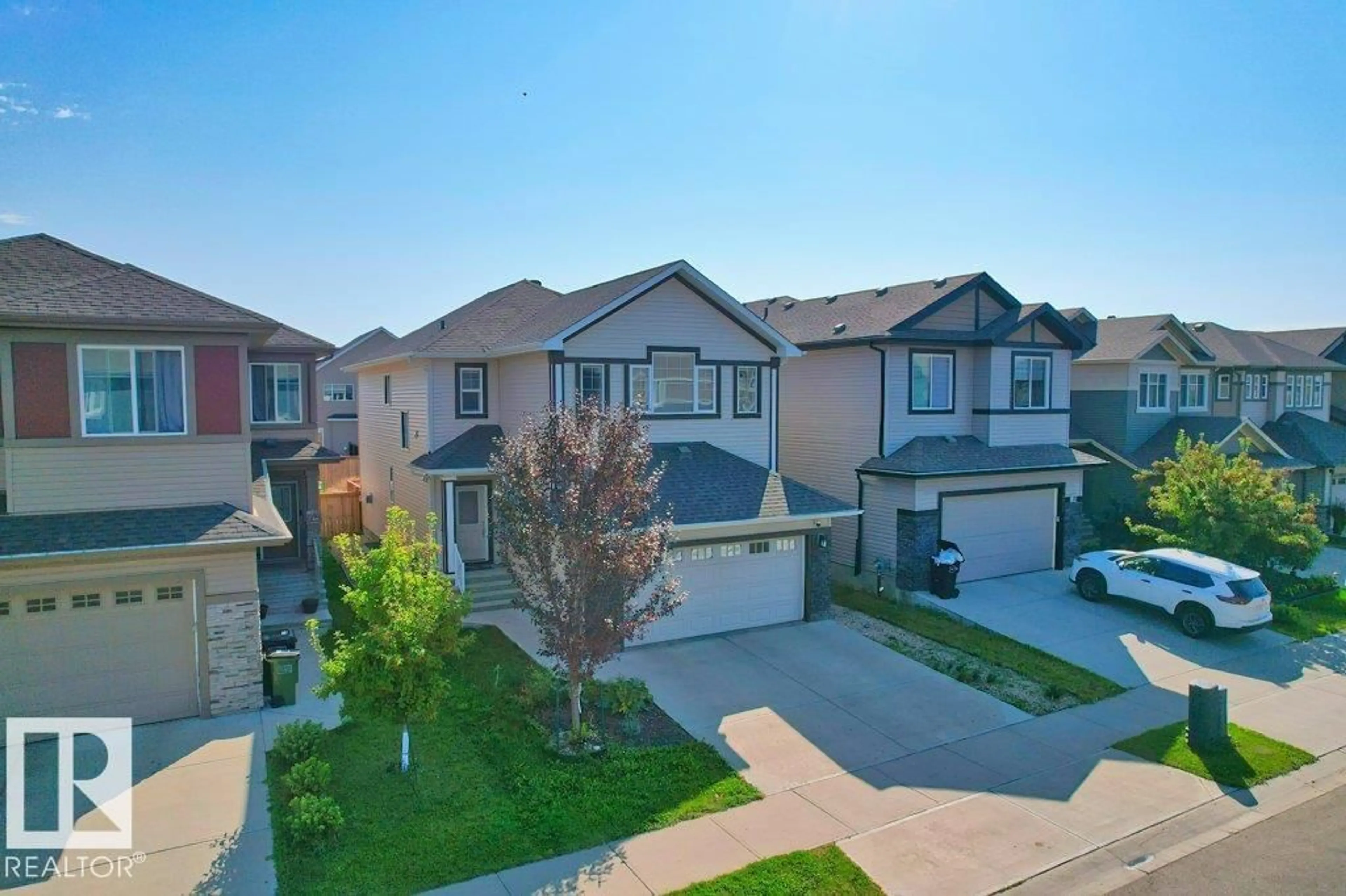 A pic from outside/outdoor area/front of a property/back of a property/a pic from drone, street for 4875 WRIGHT DRIVE, Edmonton Alberta T6W3K2