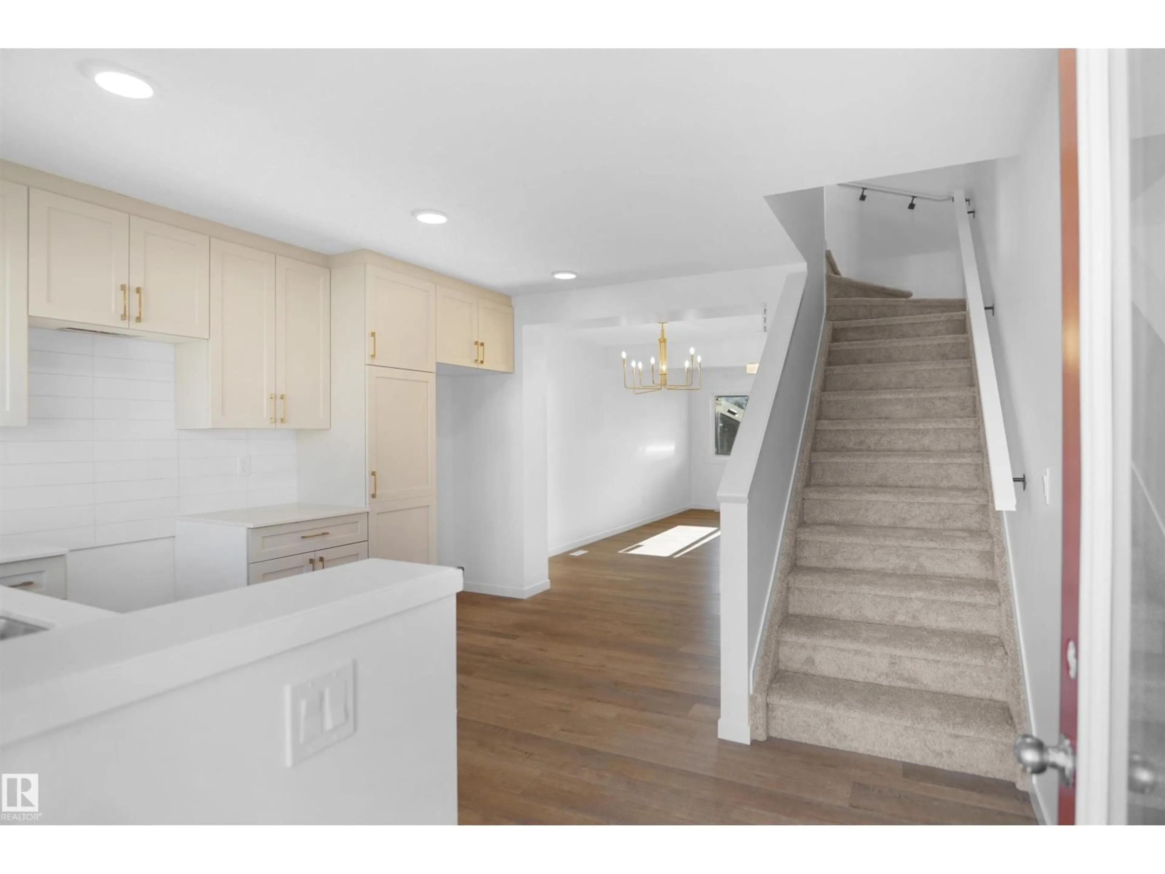 Unknown for NW - 2107 210 ST, Edmonton Alberta T5S0T1