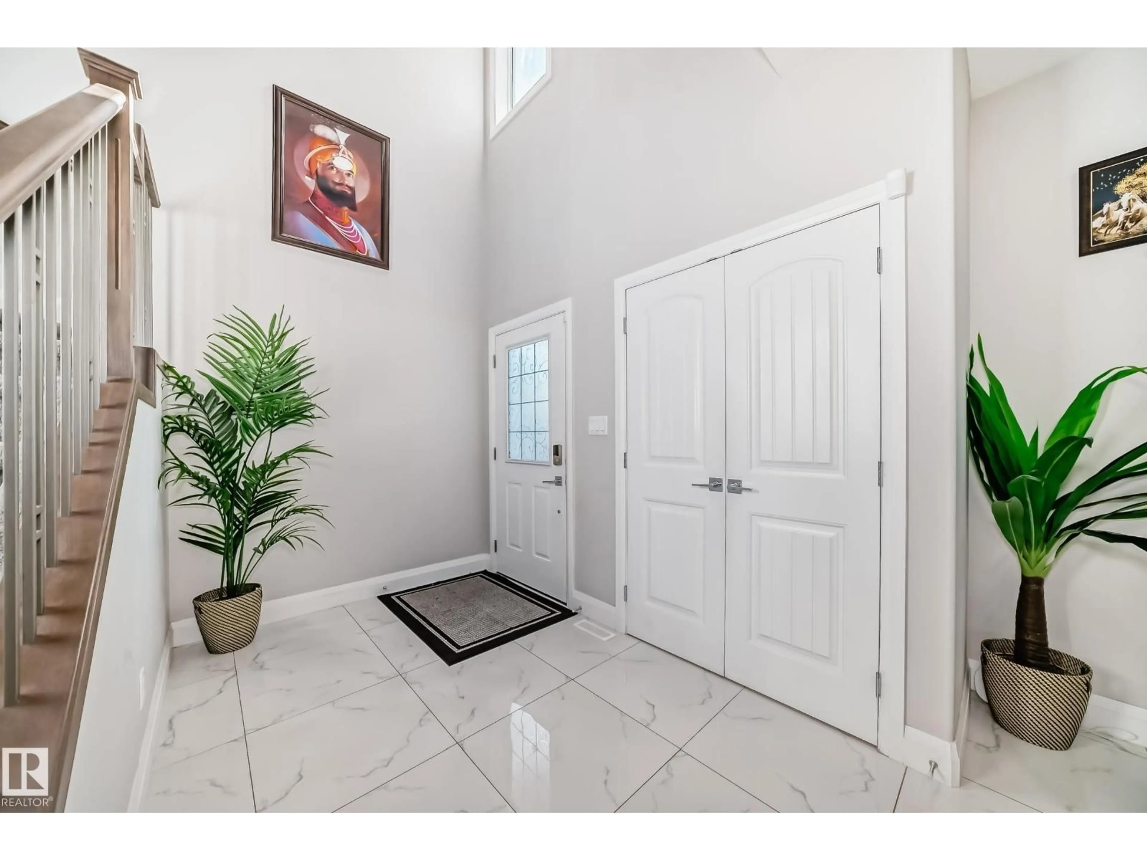 Indoor entryway for NW - 1207 24 ST, Edmonton Alberta T6T2M7