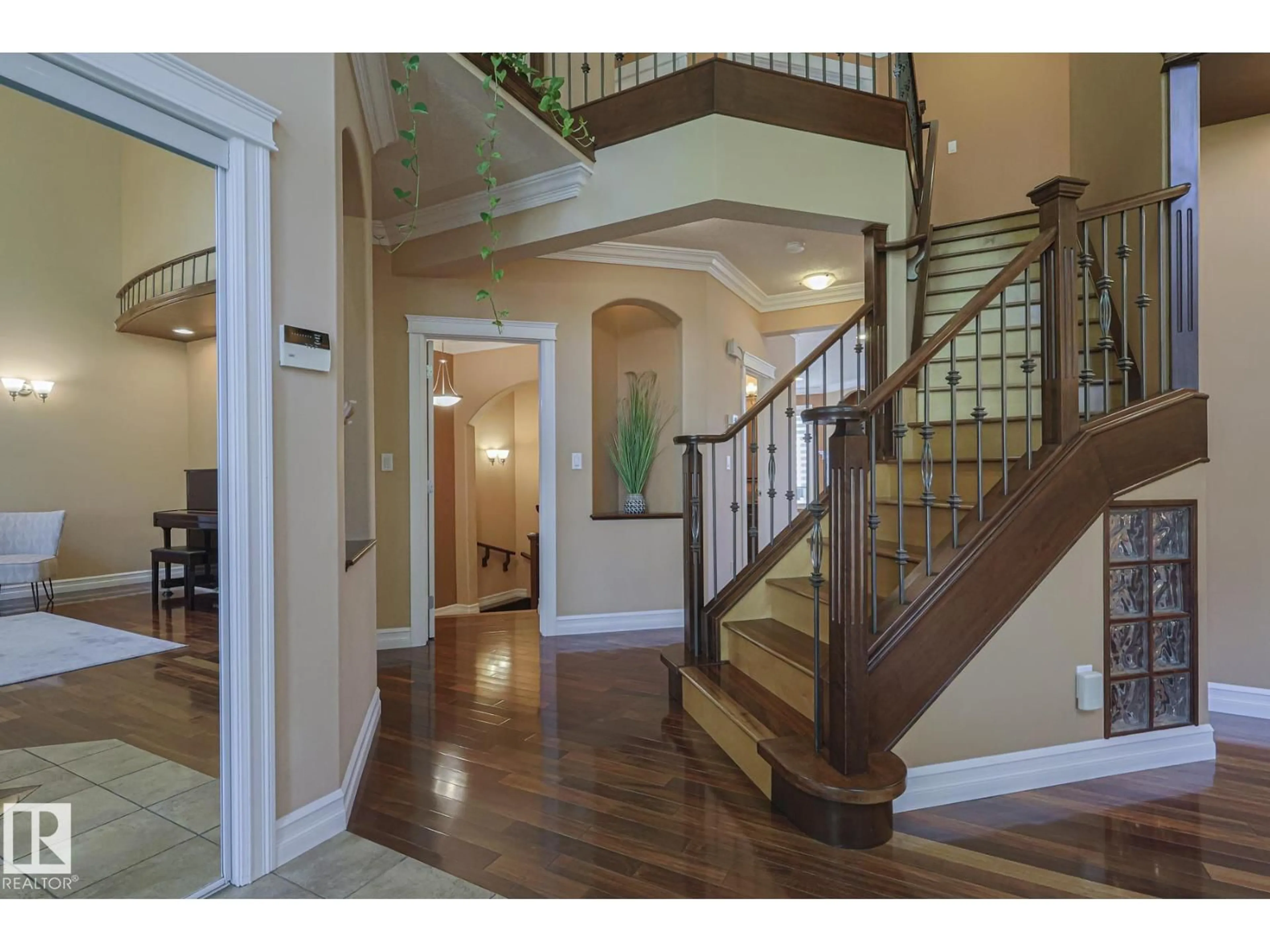 Indoor entryway for 10731 150 ST, Edmonton Alberta T5P1R4